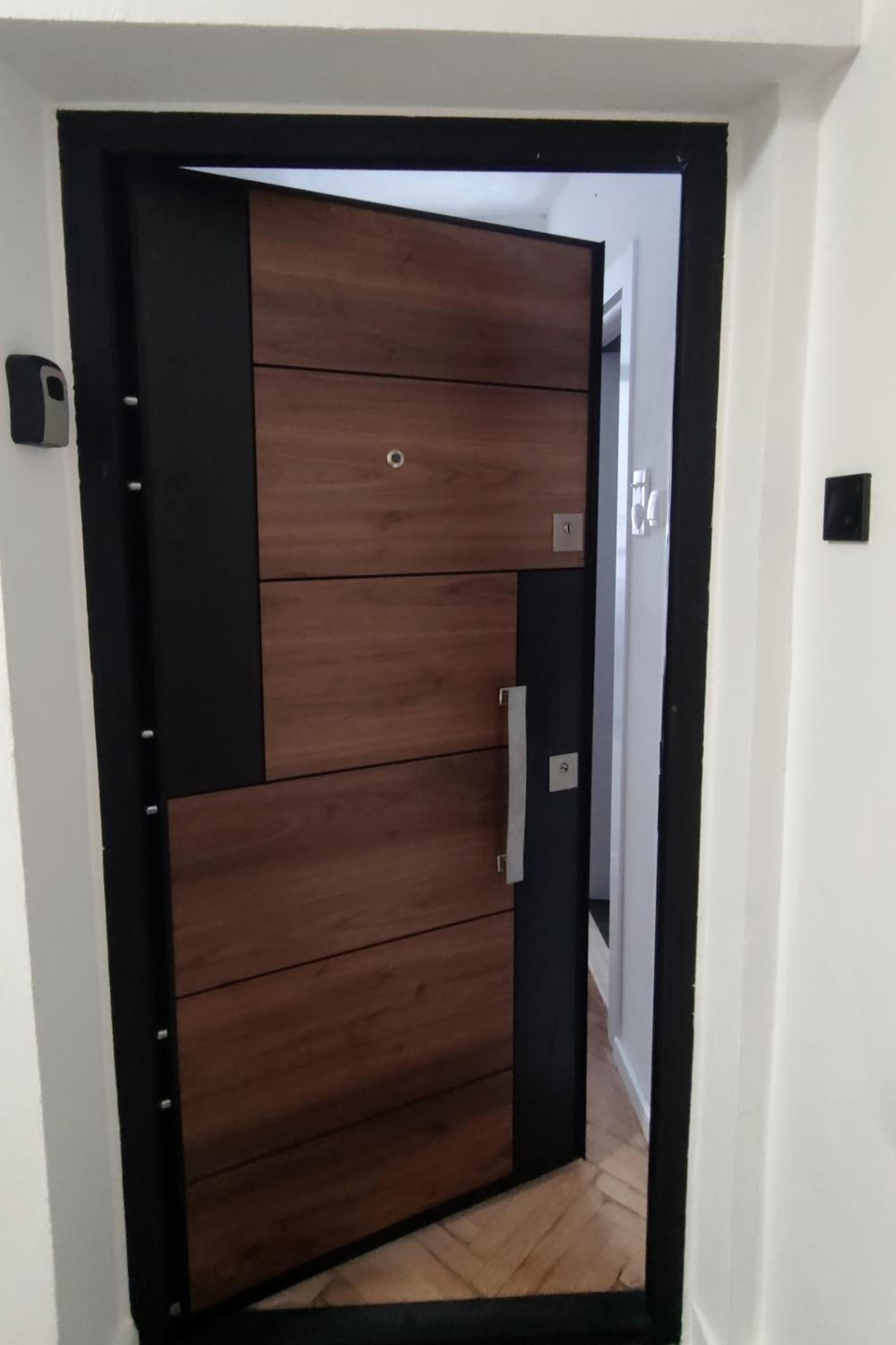 Queen Apartment