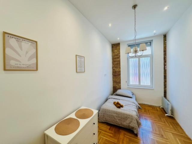 3 bedrooms apartment in the city centre, next to Nyugati Station view 5