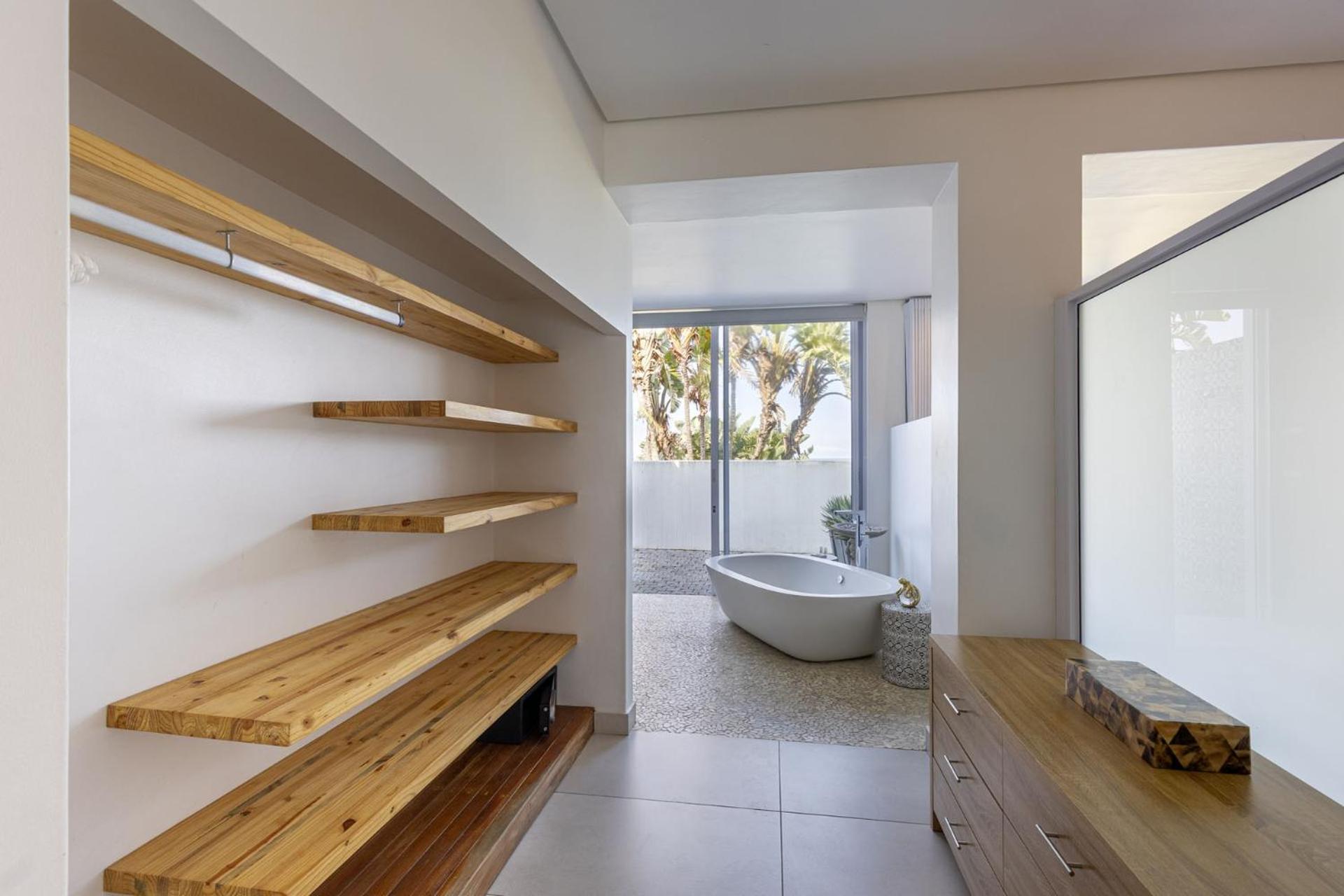 Dolphin Coast YOLO Spaces - The White House Boutique Villa