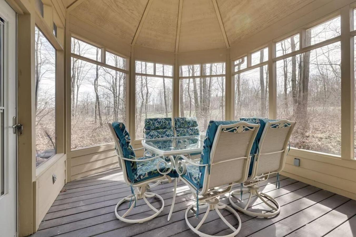 Poconos Playtime Paradise Luxury Play Escape view 2