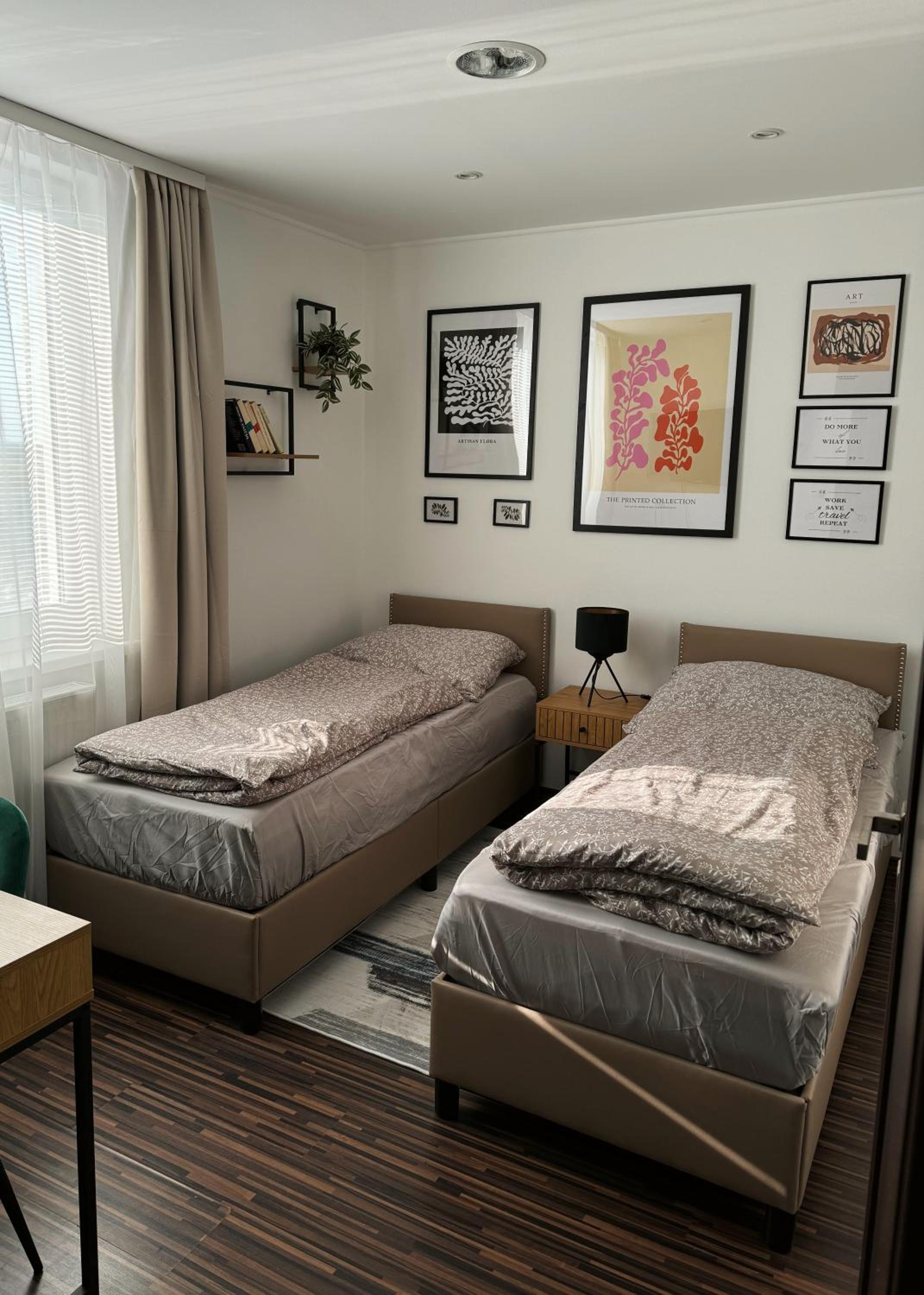 Moderný 2-spálňový apartmán Twins White s balkónom