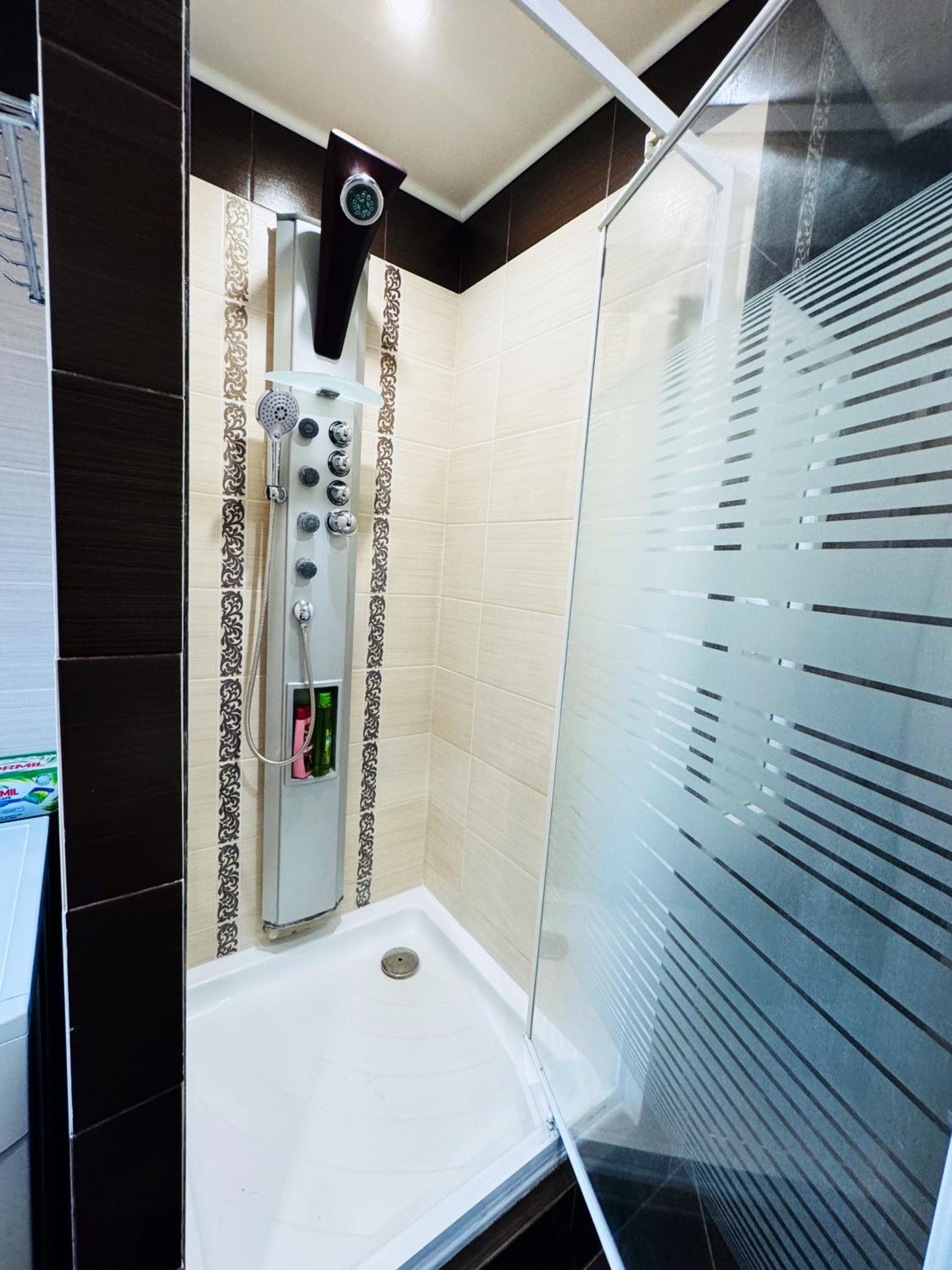 Moderný 2-spálňový apartmán Twins White s balkónom
