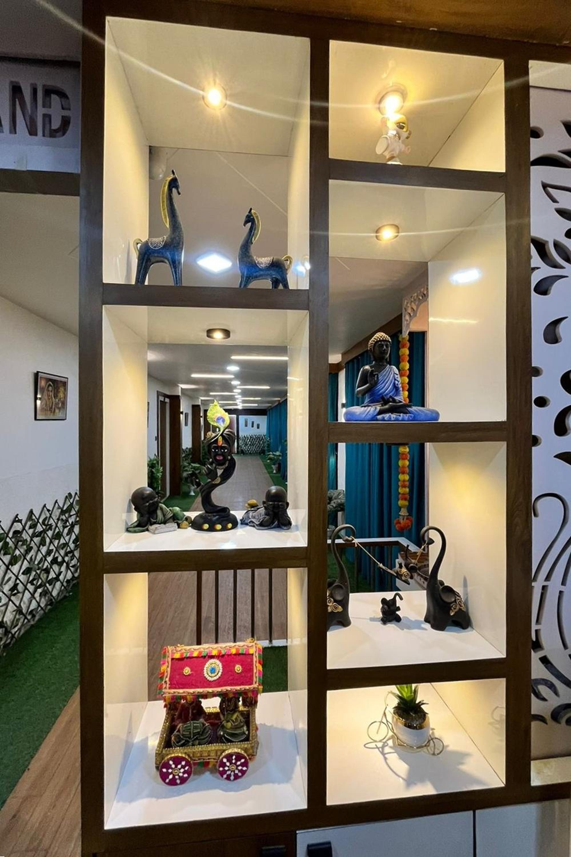 Hotel The Grand Near Maninagar Railway Station Ahmedabad