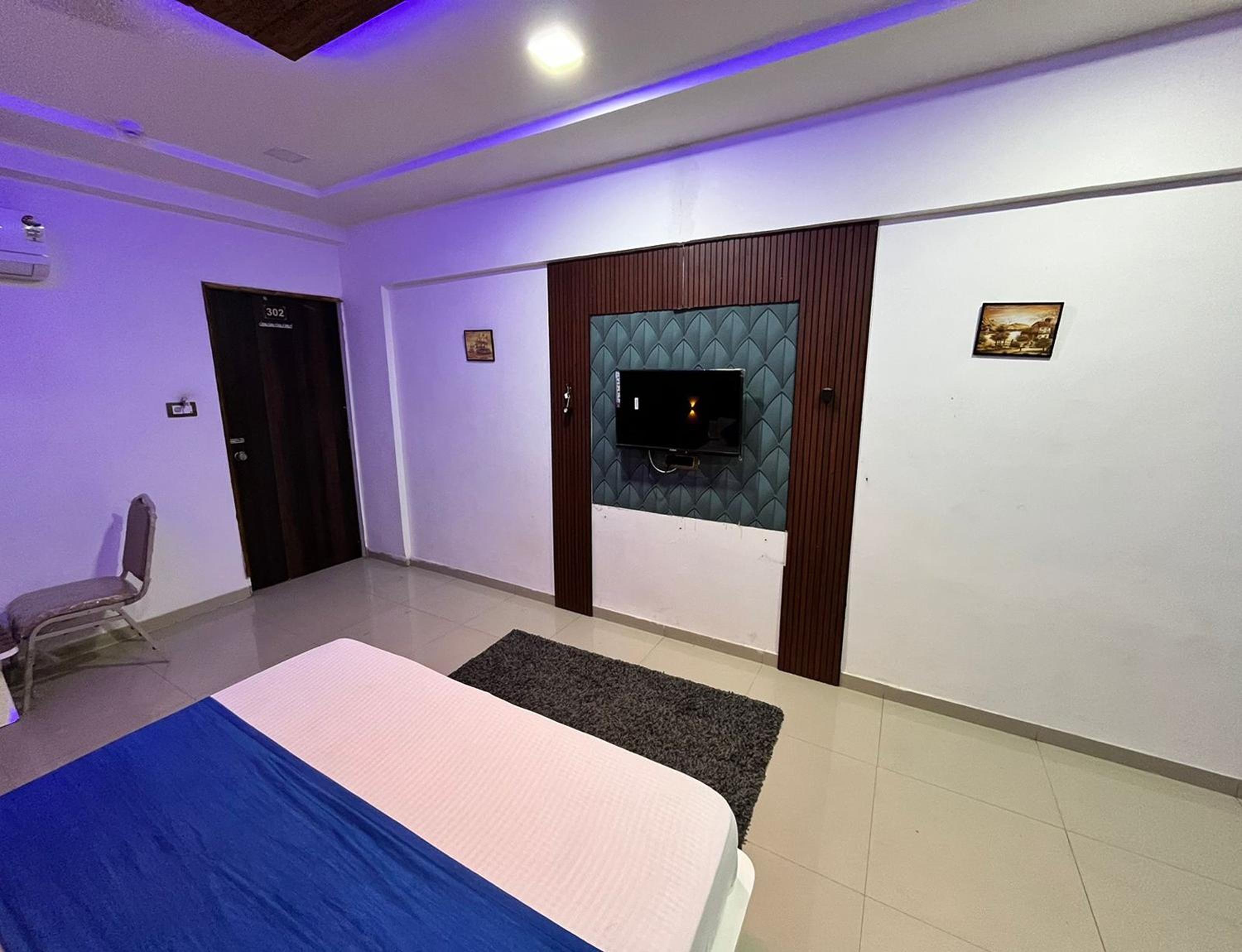 Hotel The Grand Near Maninagar Railway Station Ahmedabad