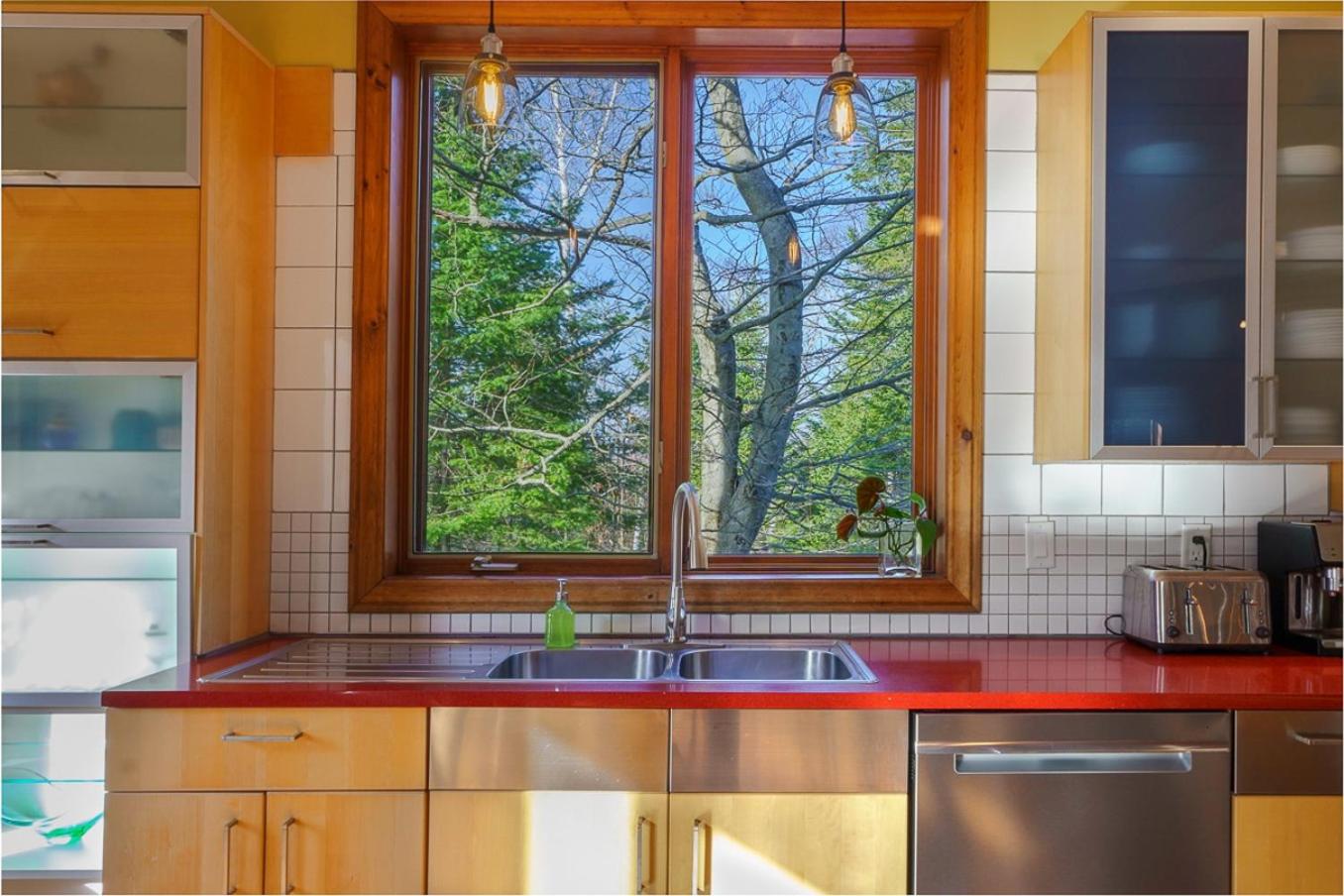 La Romane Stylish forest chalet w spa