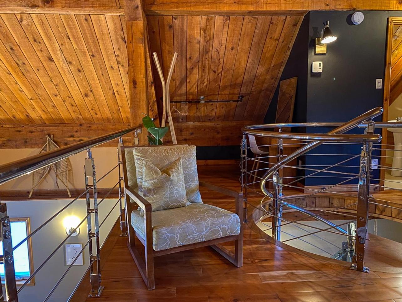 Le Maoli Mini retreat Escape with hot tub