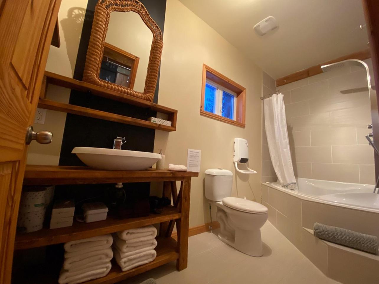 Le Maoli Mini retreat Escape with hot tub