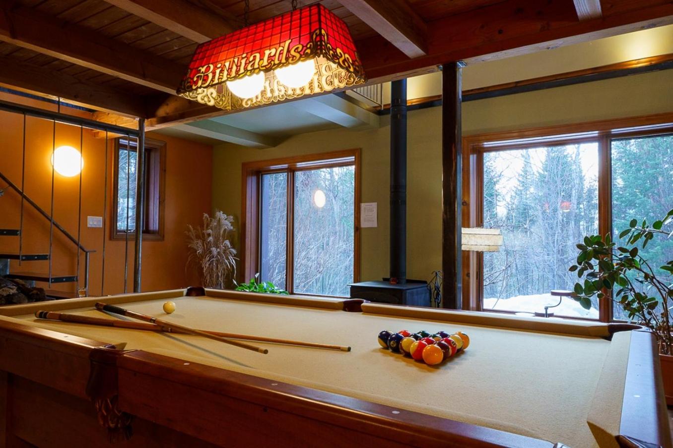 La Romane Stylish forest chalet w spa