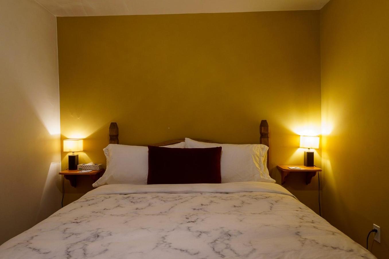 La Romane Stylish forest chalet w spa
