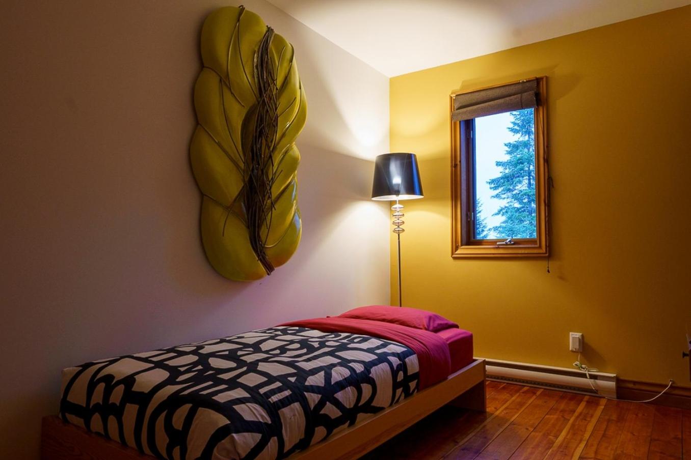 La Romane Stylish forest chalet w spa