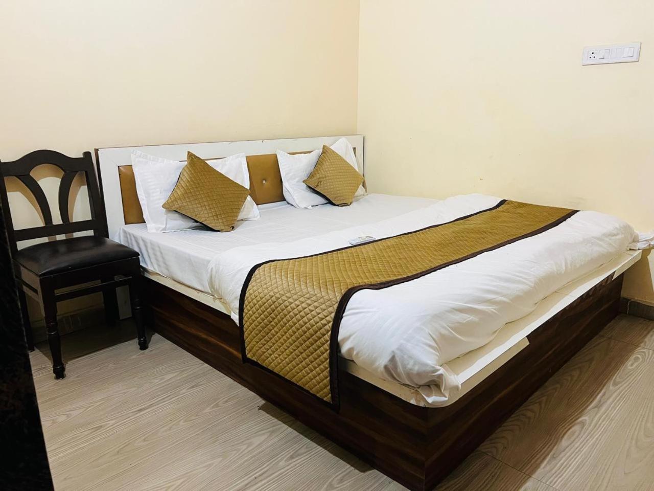HOTEL SHYAM SAROVER And RESTAURANT