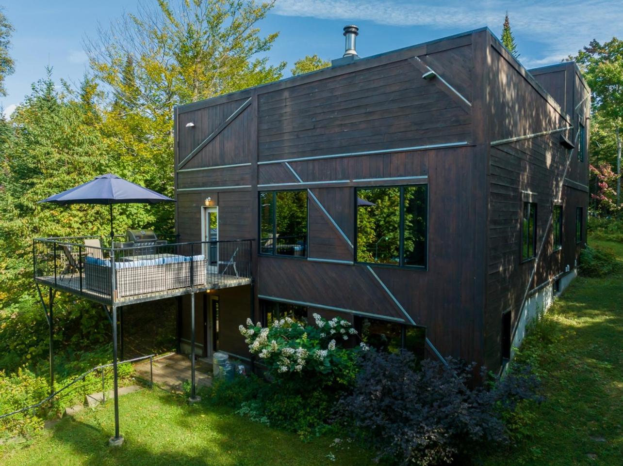 La Romane Stylish forest chalet w spa