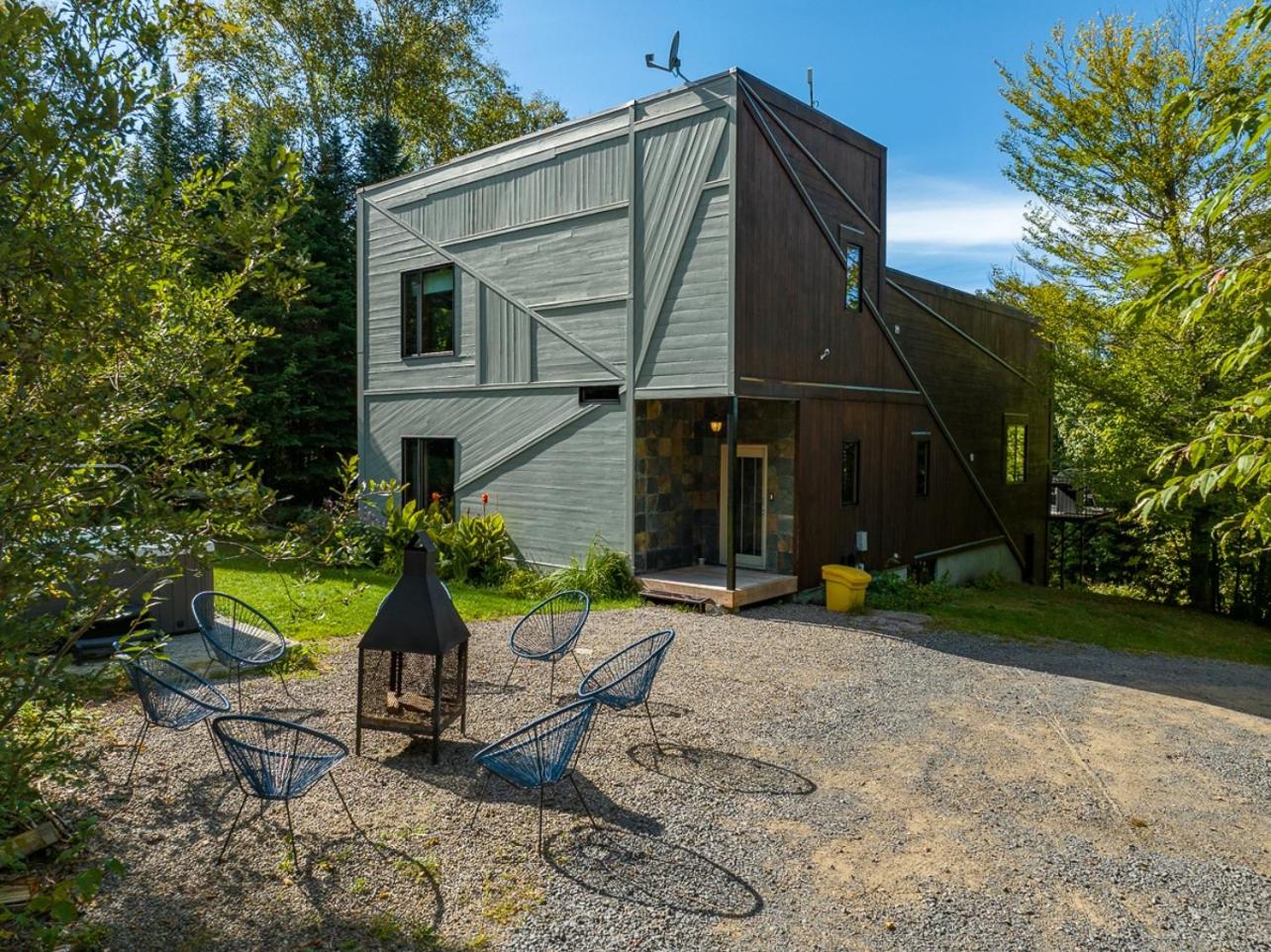 La Romane Stylish forest chalet w spa