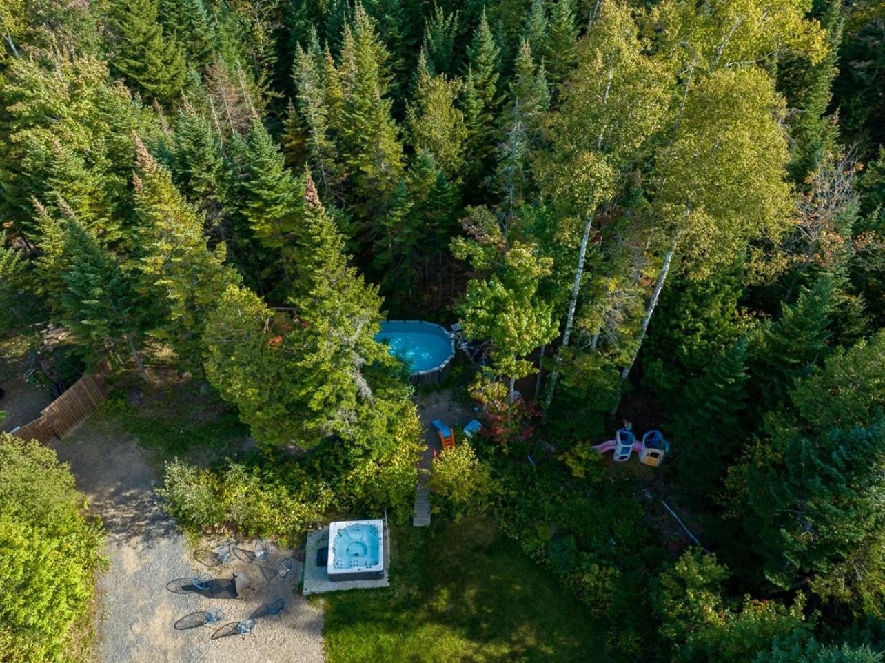 La Romane Stylish forest chalet w spa