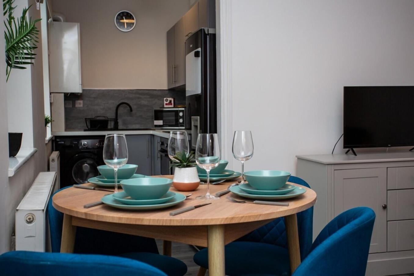 The Ferndale - Spacious 3 Bed Apartment