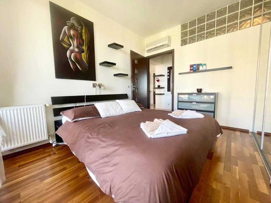 Riverfront Suite Free Parking