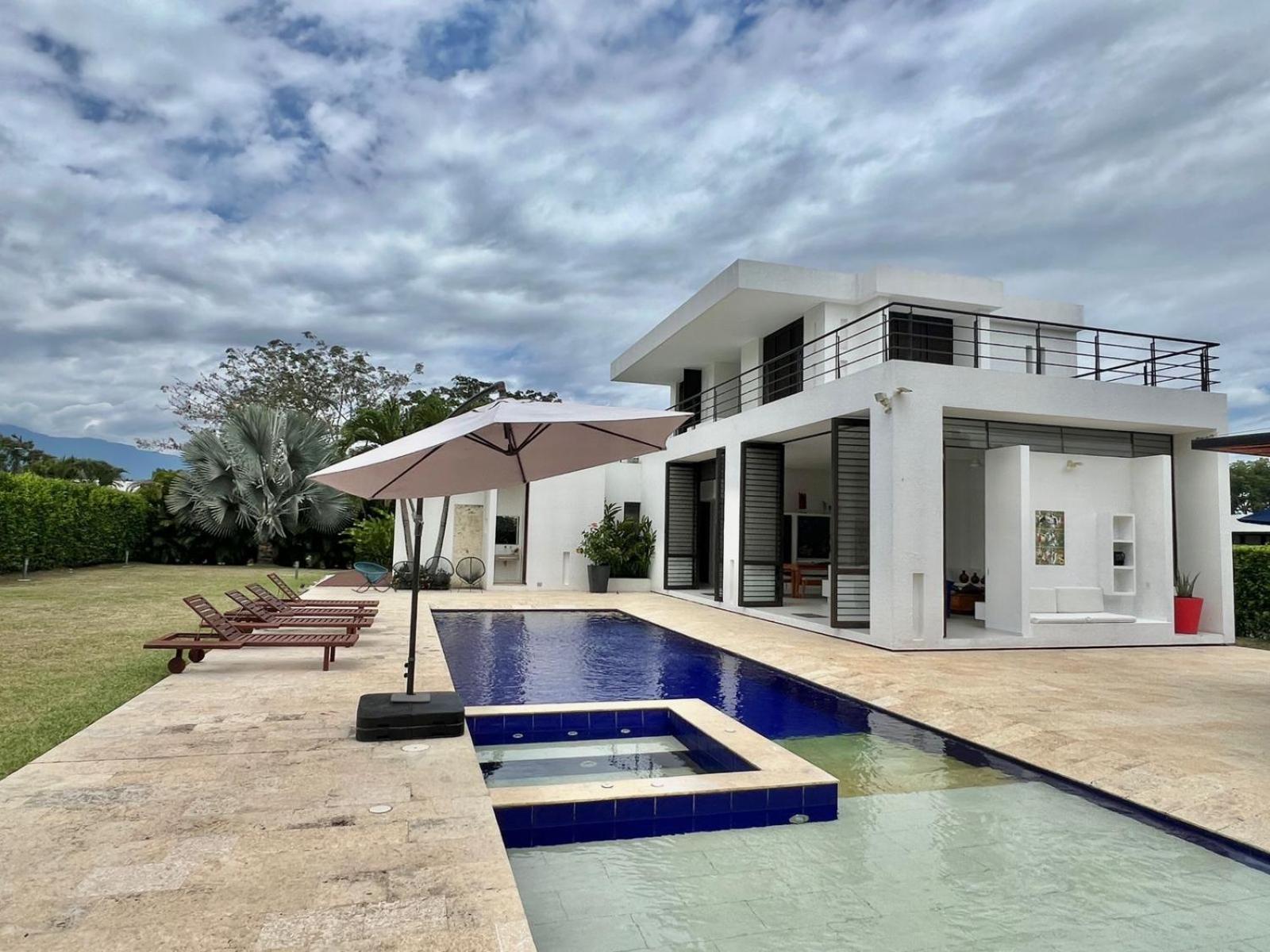 Casa campestre Solé mediterranea con piscina en Anapoima
