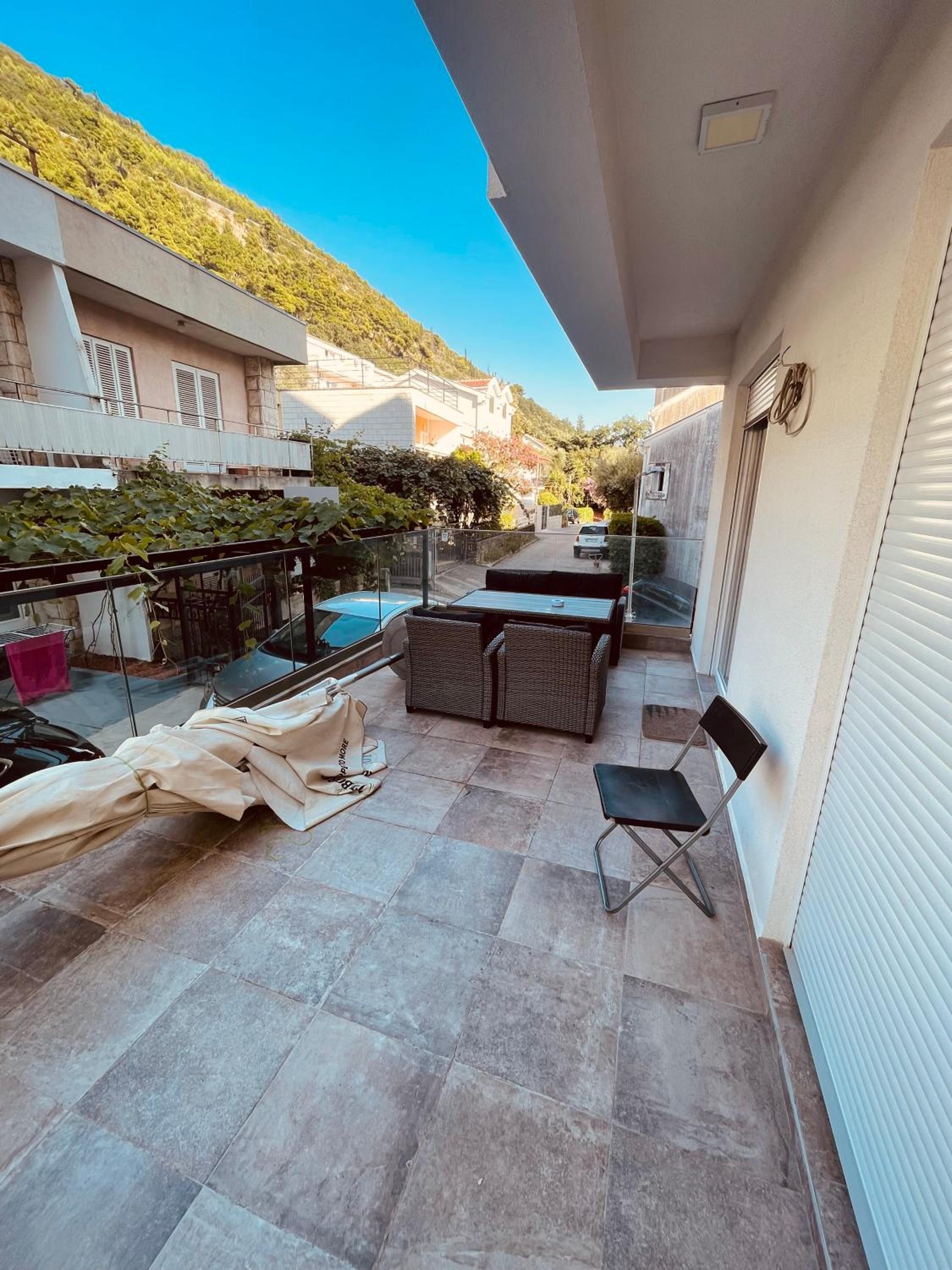 Budva Apartment with parking