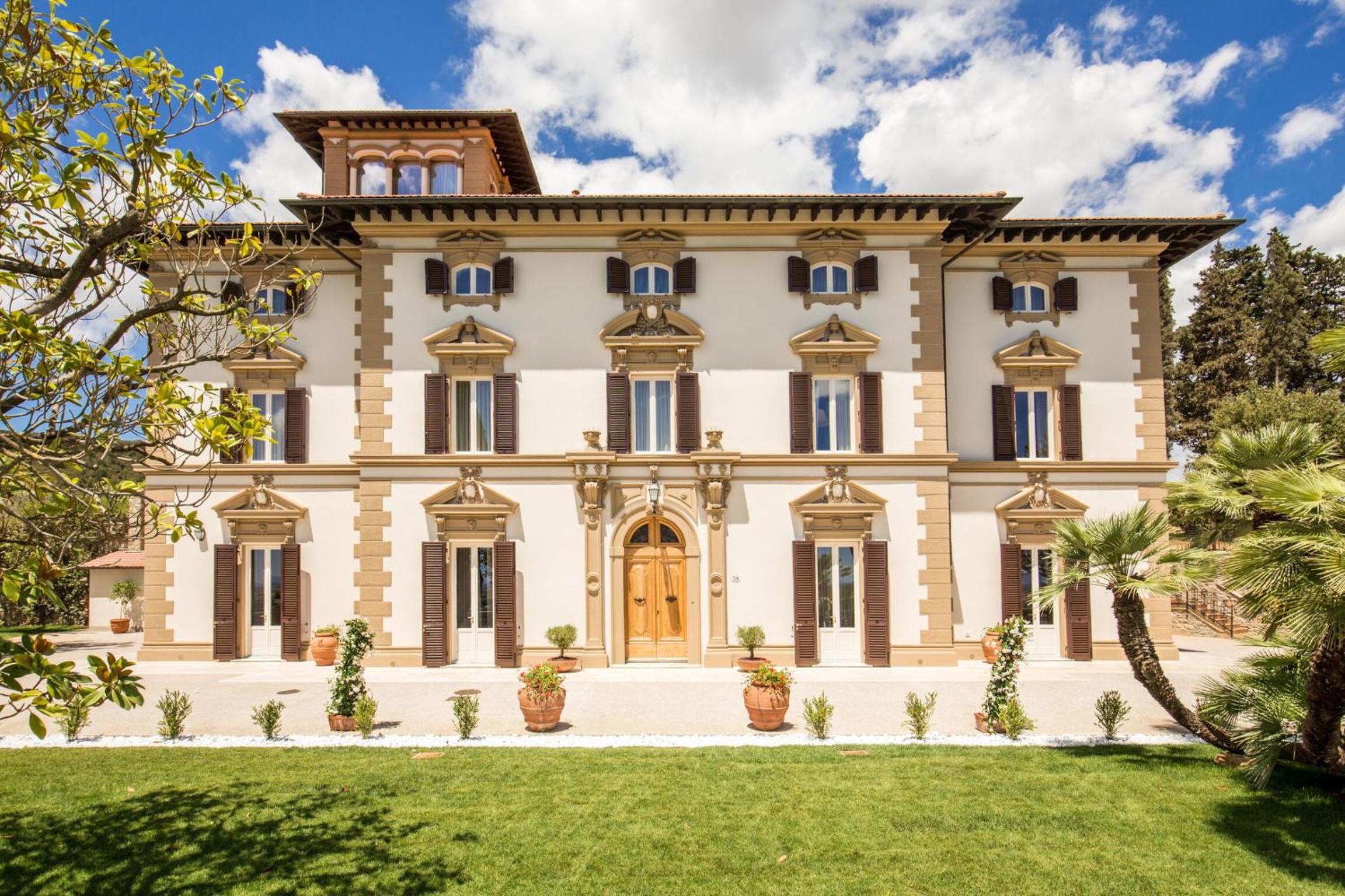 Villa Paola 16 view 2