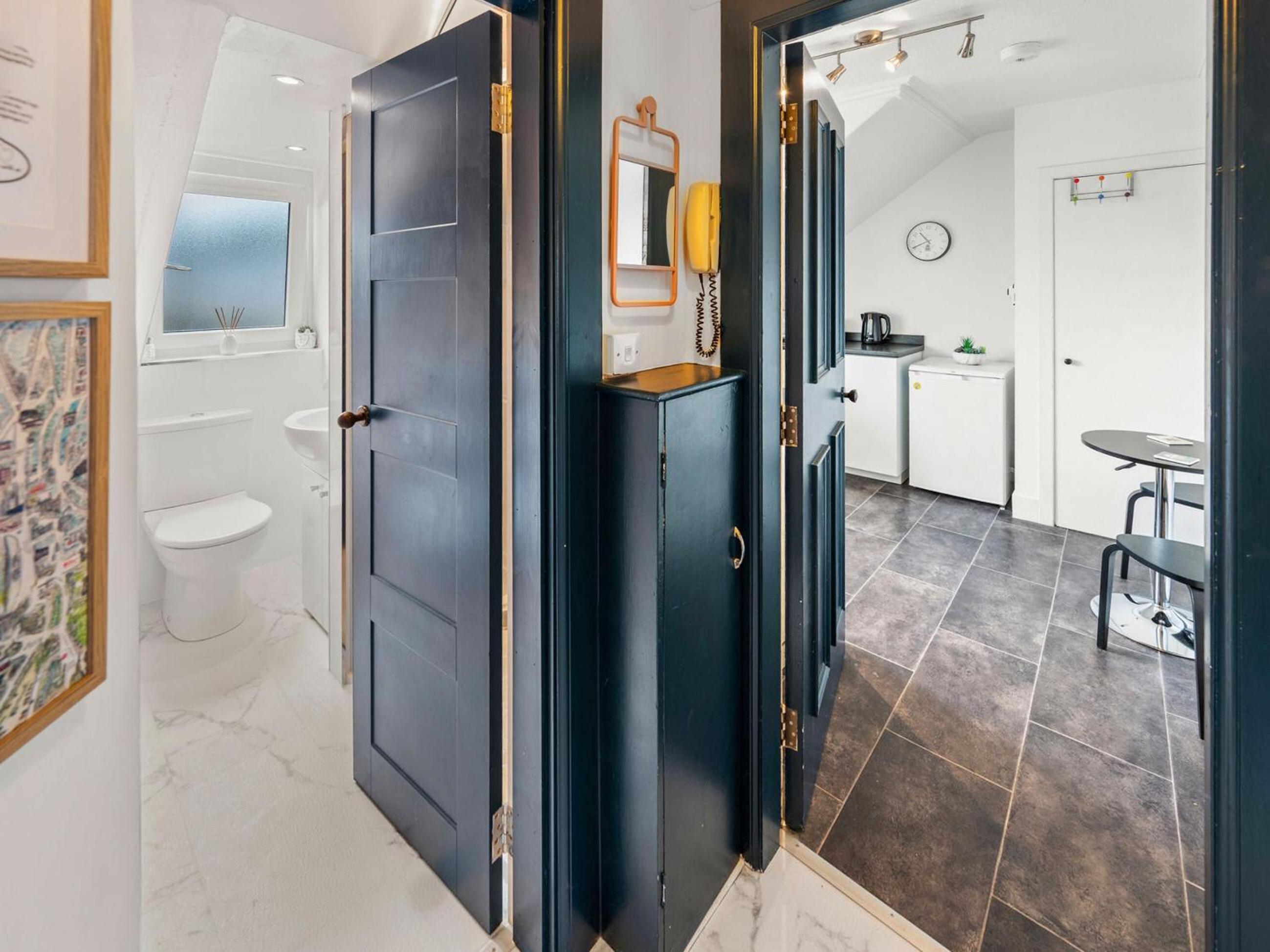 Westbay Apartment
