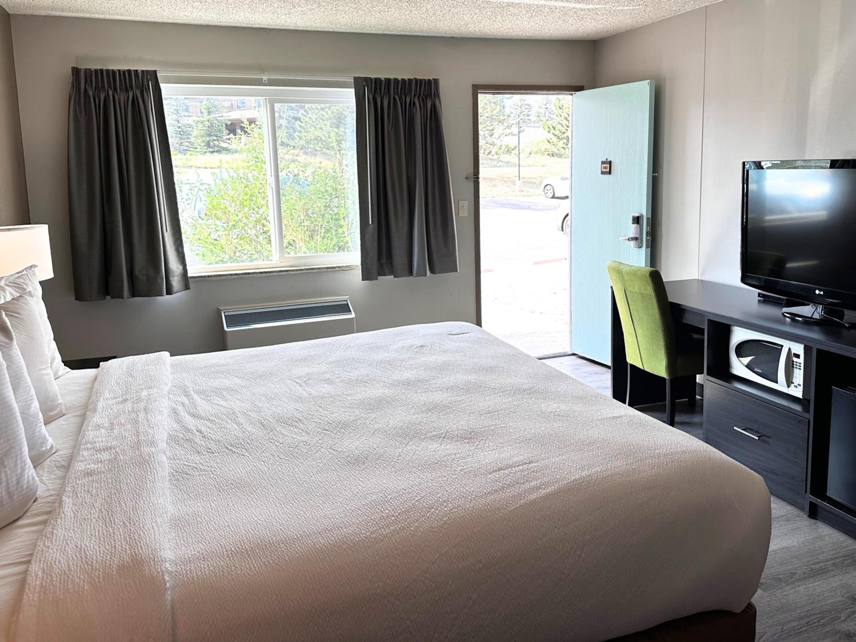Expedition Lodge Estes Park - Property Image 2