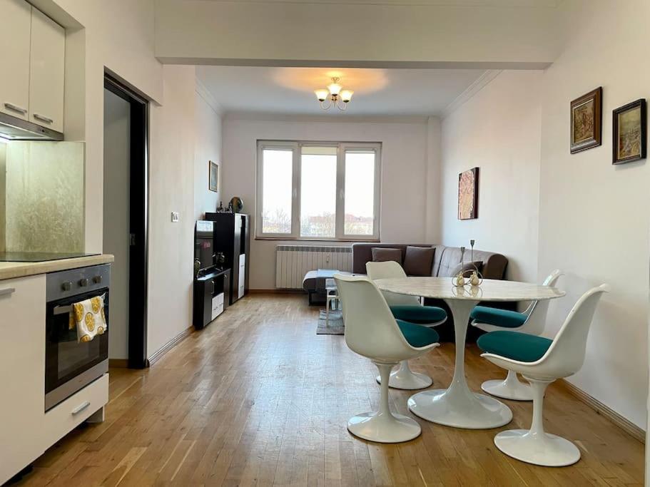 2BD on Vitosha Street by Cosher
