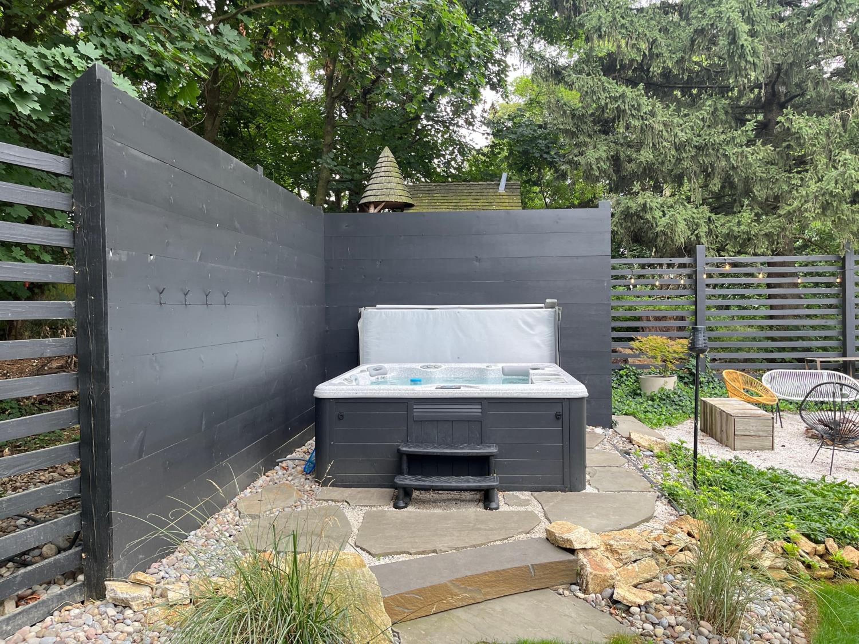 Ode to the '70's creative private home with pool view 3