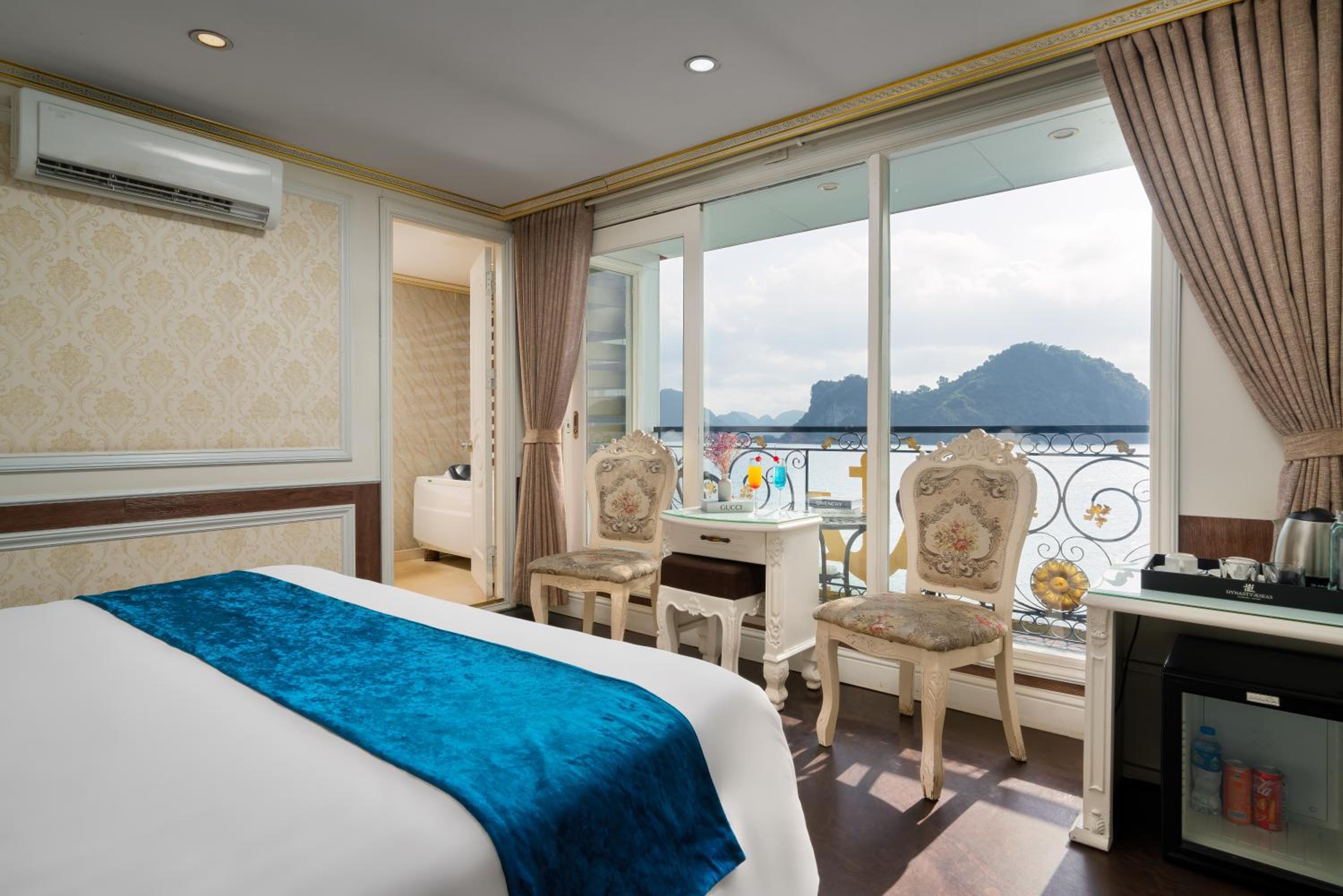 HaLONG AQUAMARINE ROYAL CRUISE