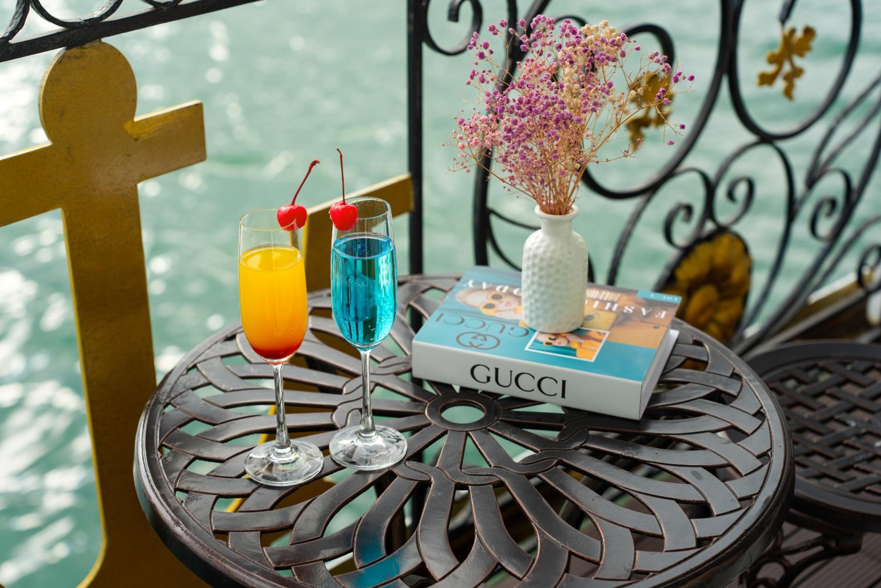 HaLONG AQUAMARINE ROYAL CRUISE