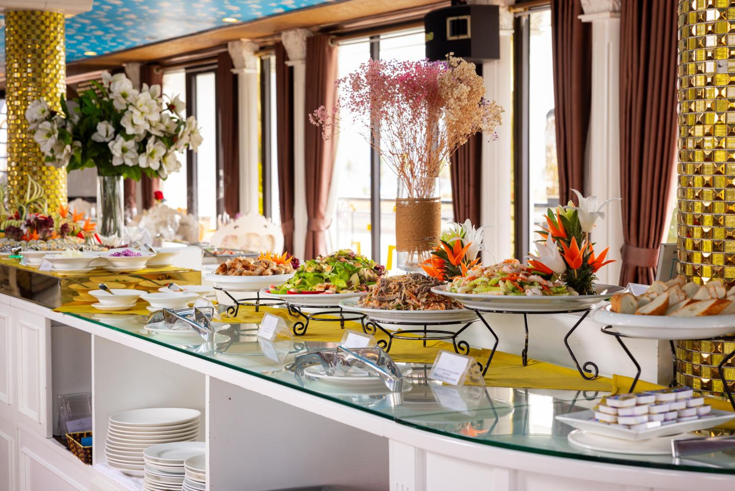 HaLONG AQUAMARINE ROYAL CRUISE