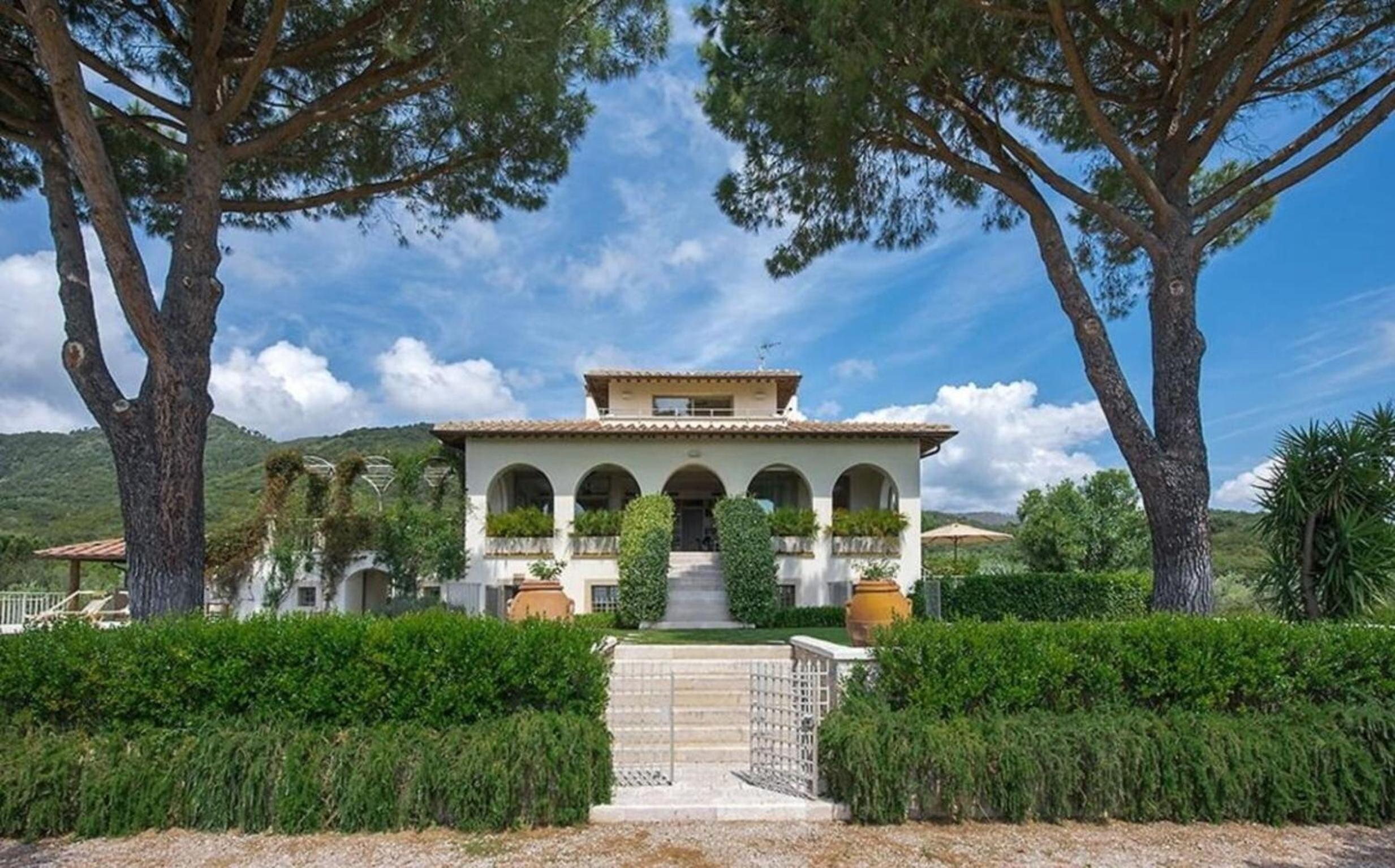 Villa Castiglione 14 view 3