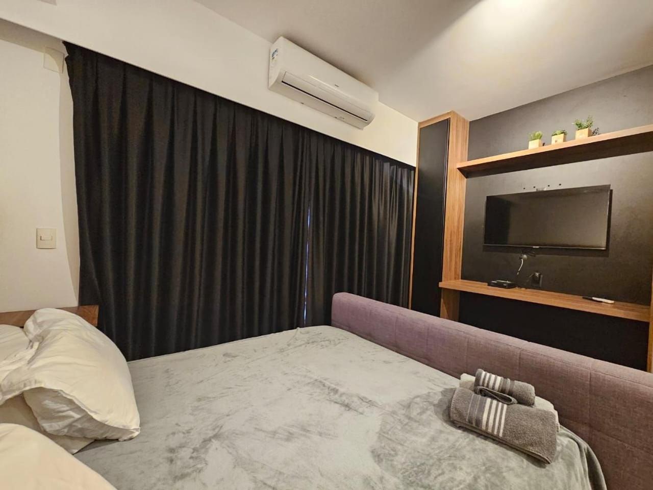 Studio novo junto a liberdade com garagem