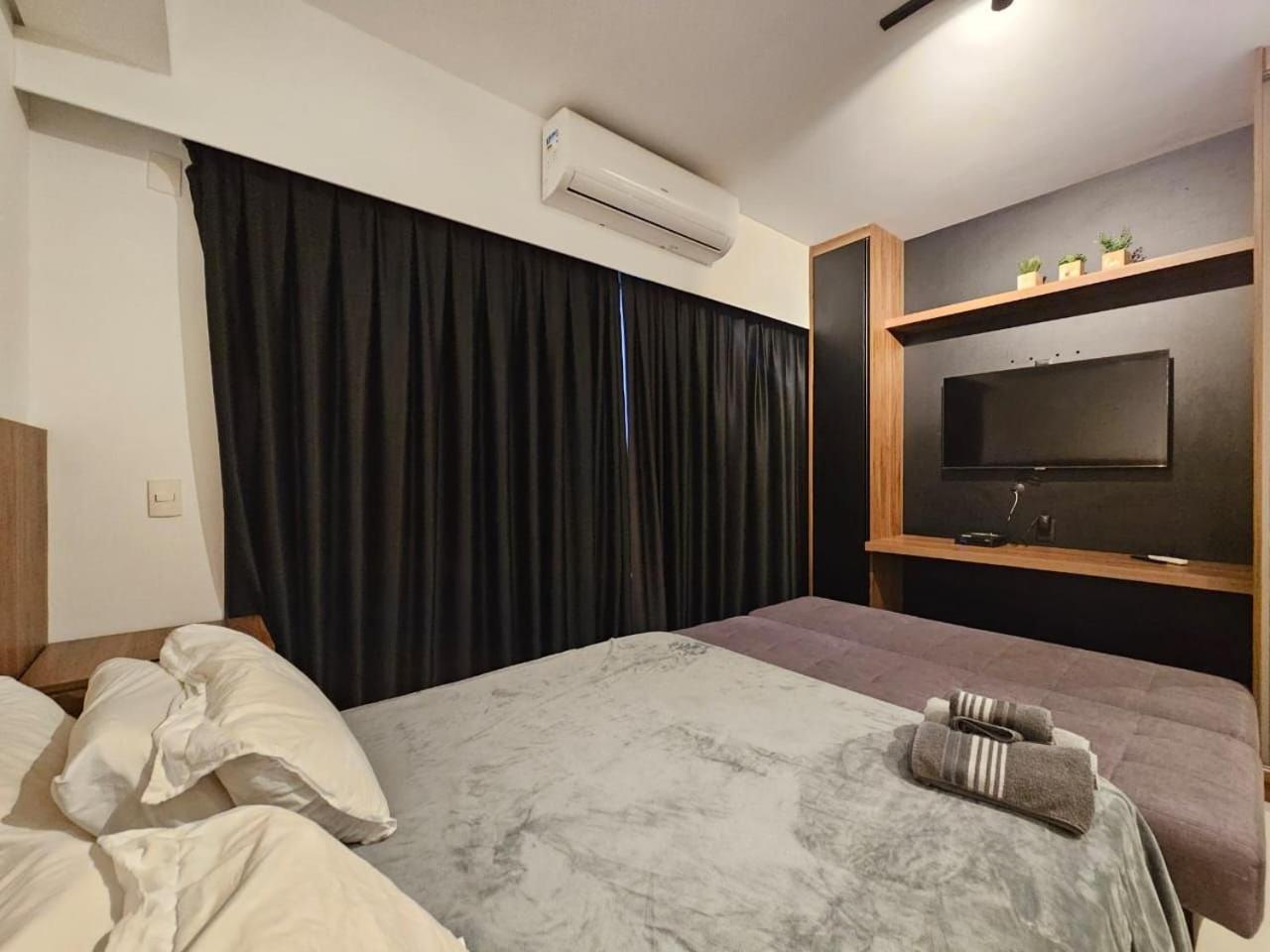 Studio novo junto a liberdade com garagem