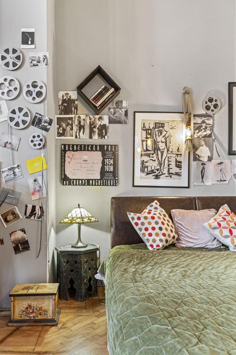 Stay in a Writer's 19th Century Villa Calea Victoriei view 4