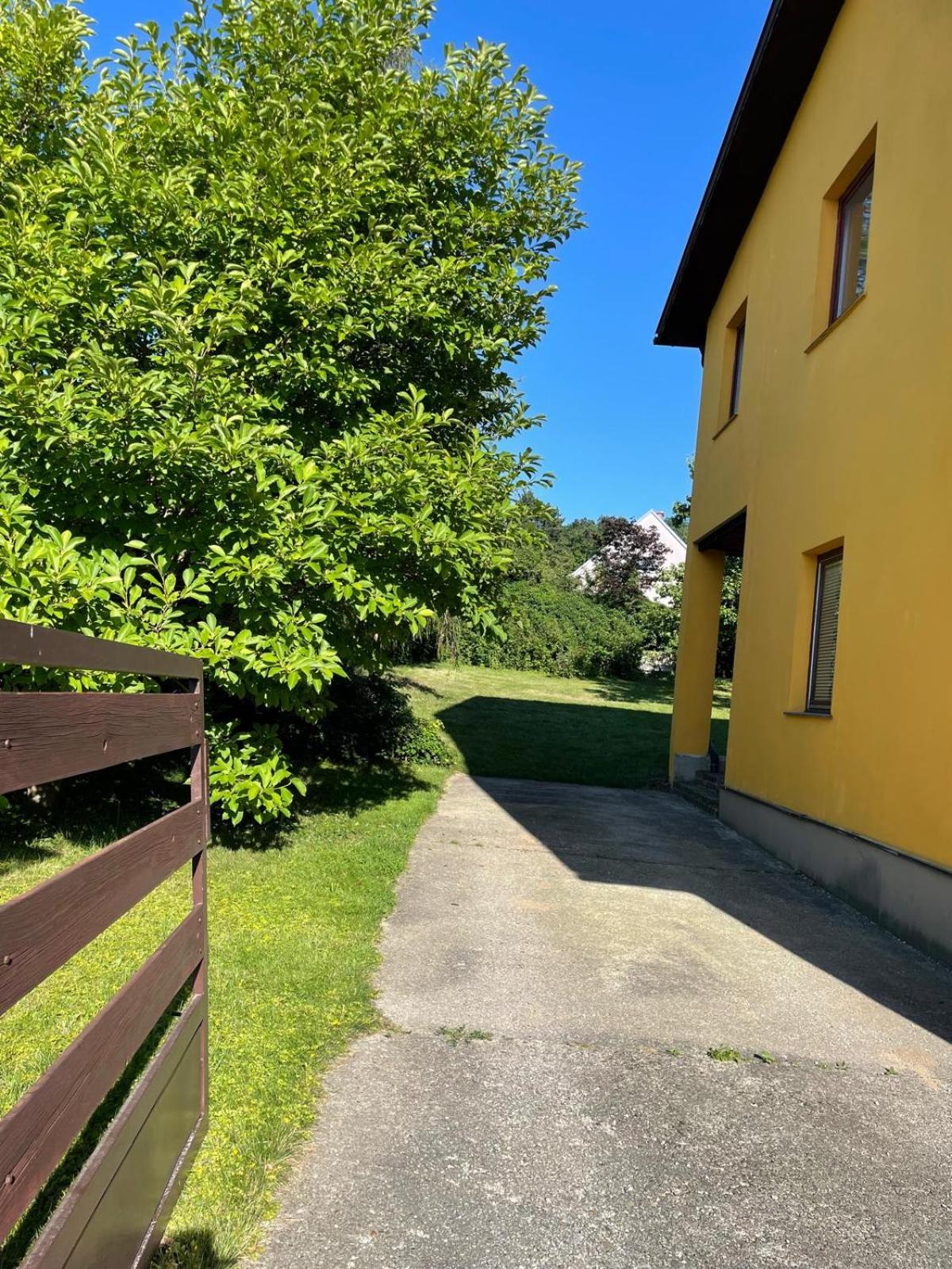 Hollabrunn-Rest-Relaxation-Garden contactless check-in
