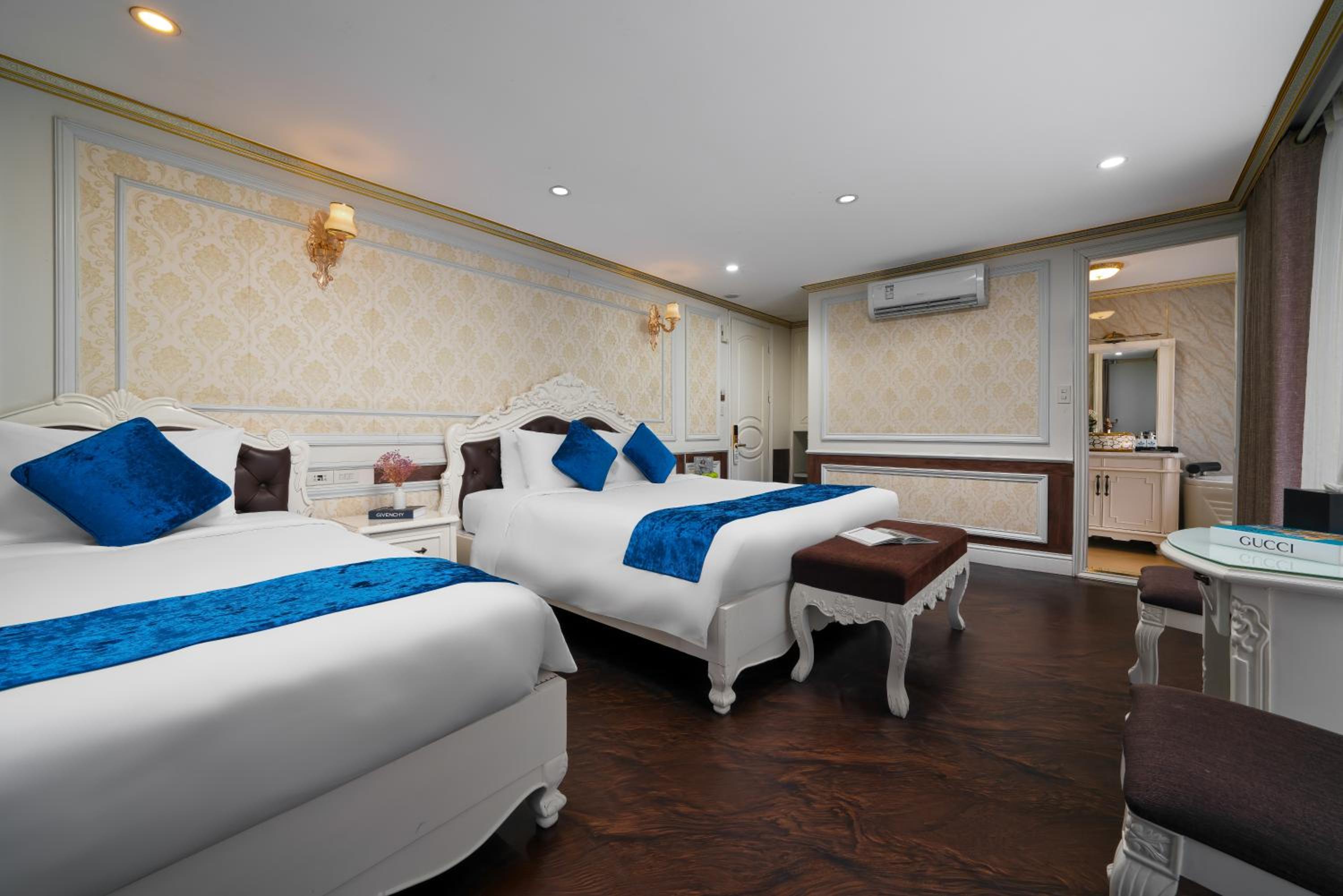 HaLONG AQUAMARINE ROYAL CRUISE