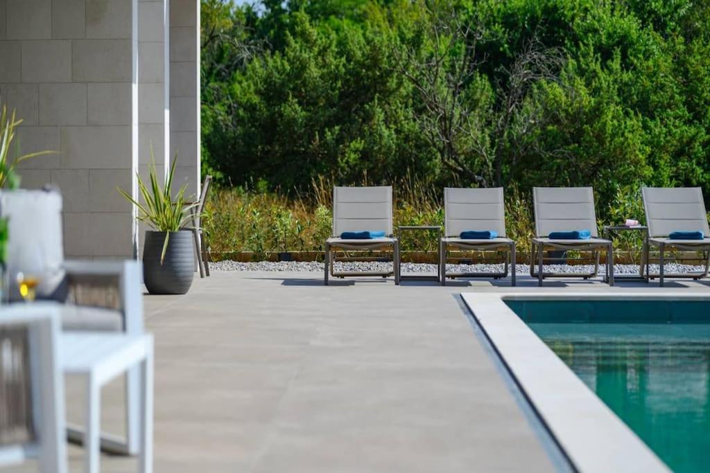 Luxury Villa Teulu with Sea View by Istrabook
