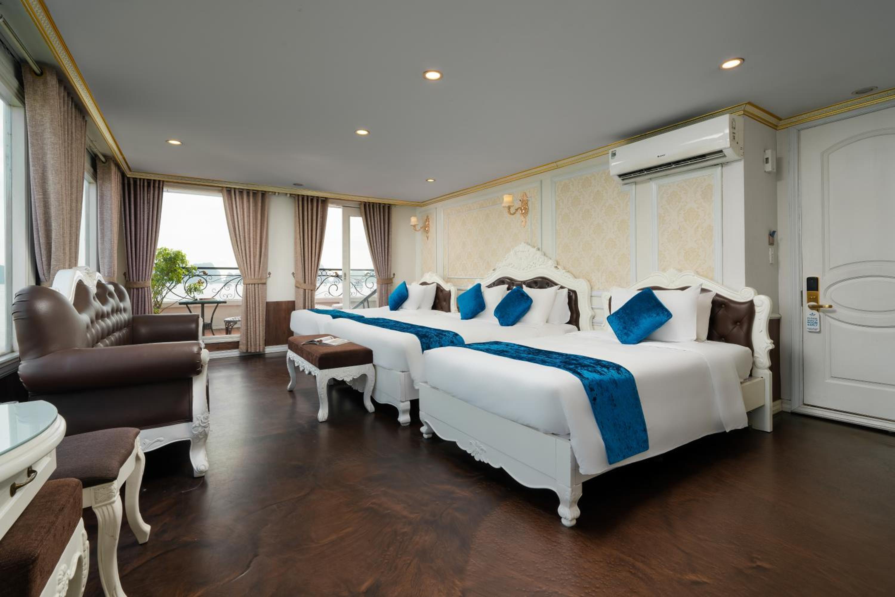 HaLONG AQUAMARINE ROYAL CRUISE