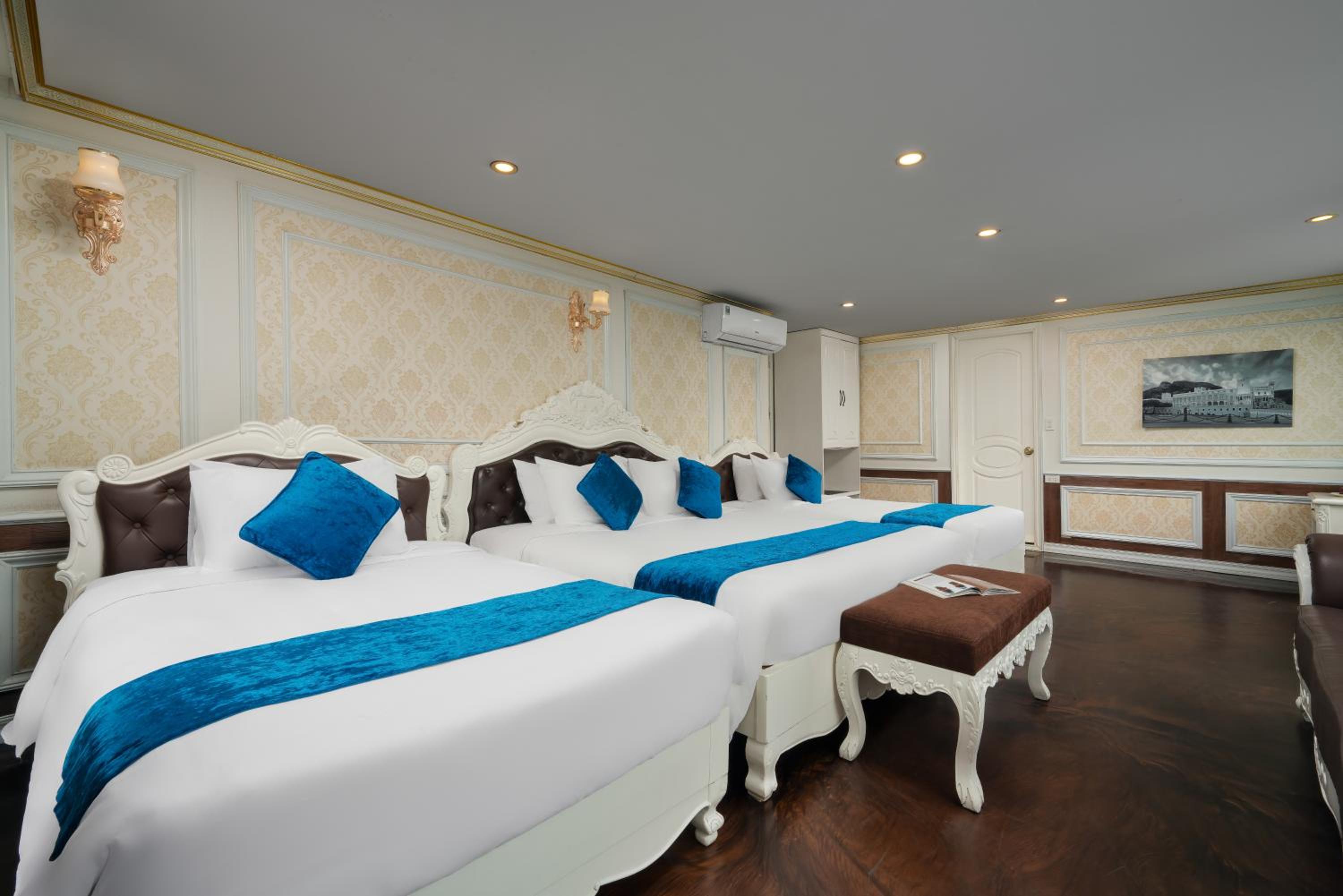 HaLONG AQUAMARINE ROYAL CRUISE