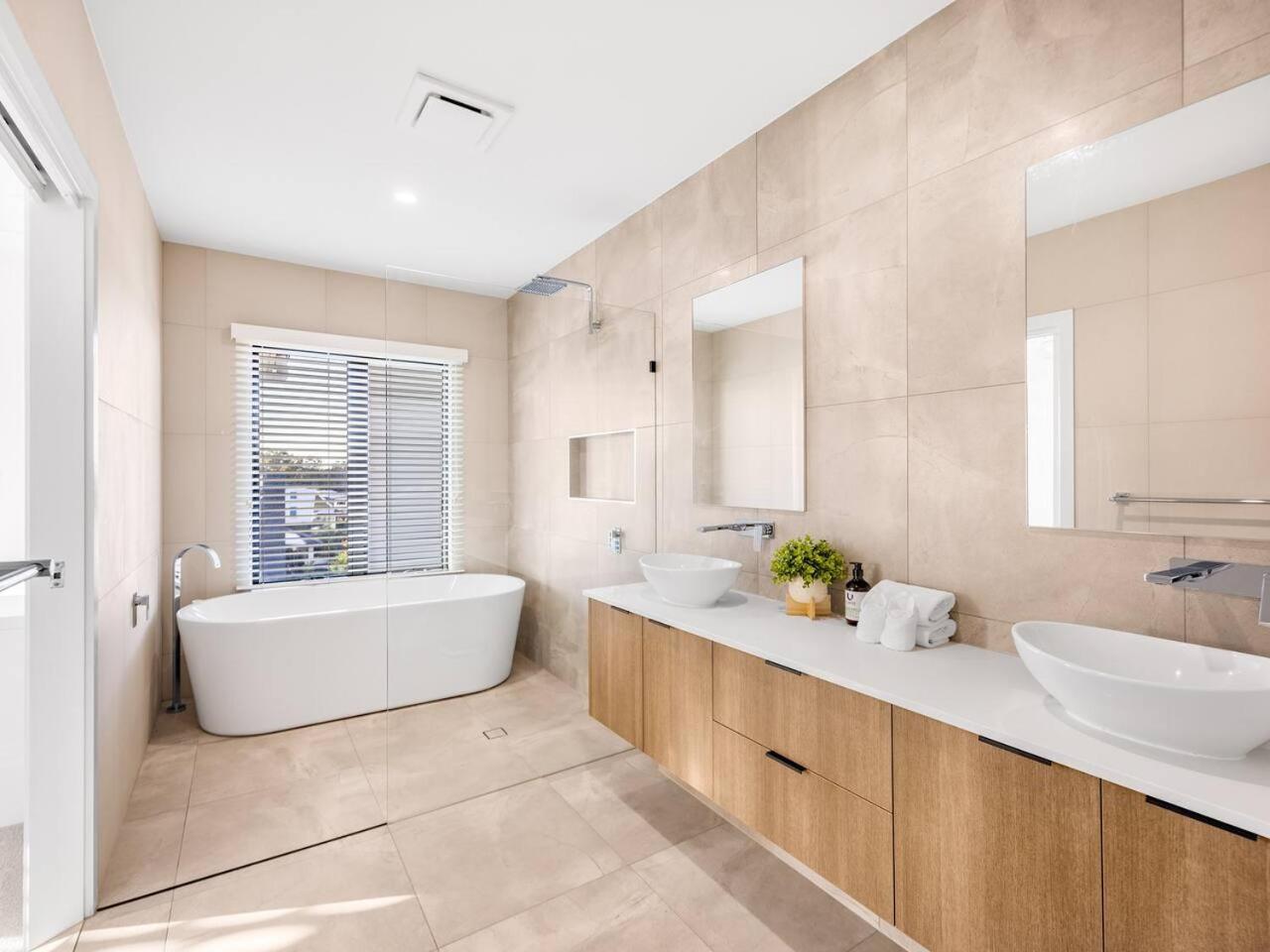Luxury Golf Course Home with Theater at Cannon Hill