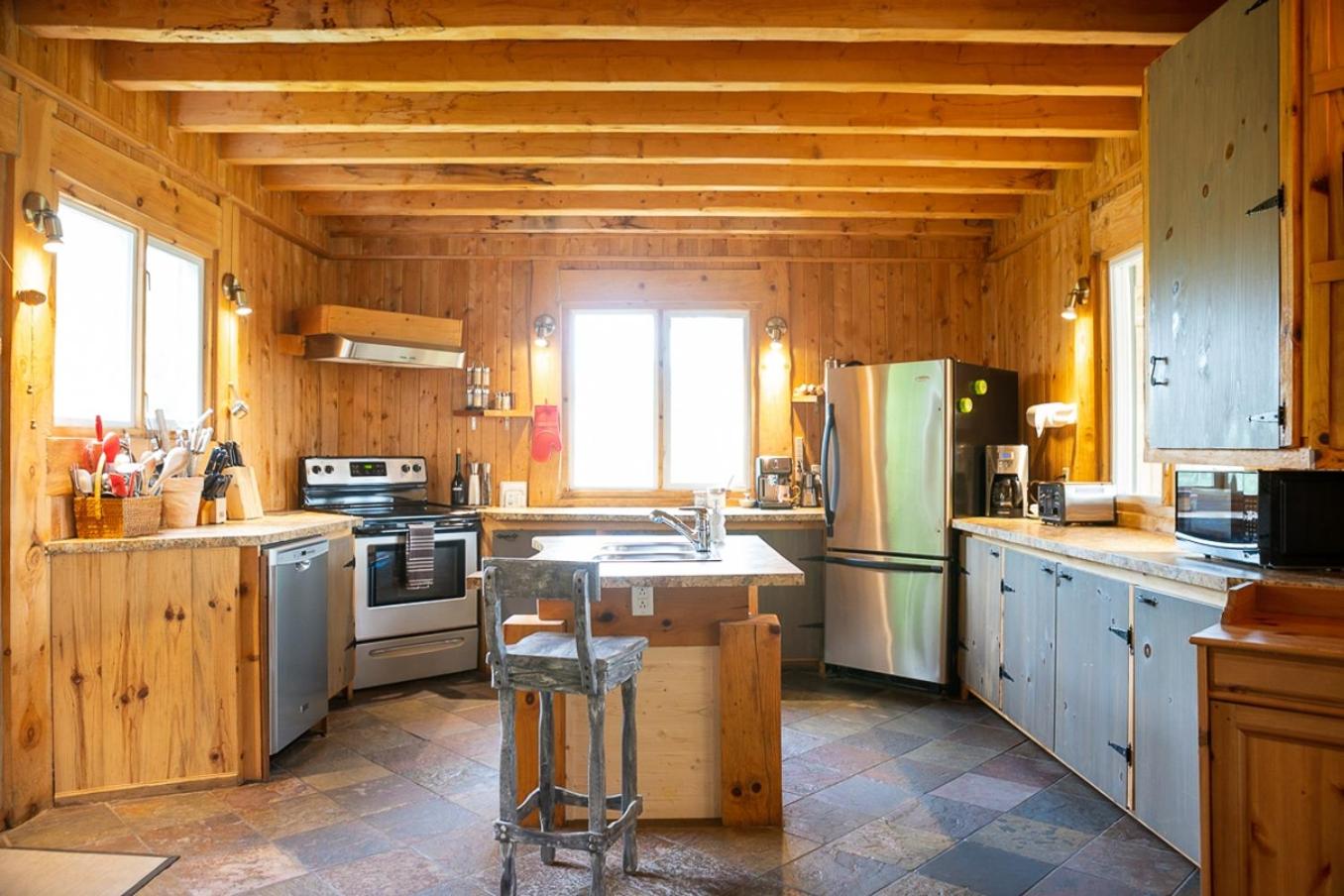 Ô Refuge Classic Chalet, Hot tub & Scenic view