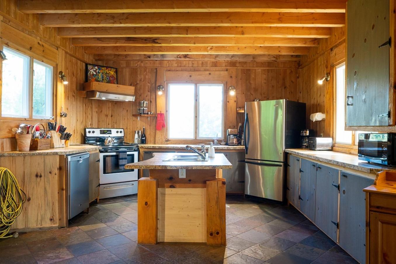 Ô Refuge Classic Chalet, Hot tub & Scenic view