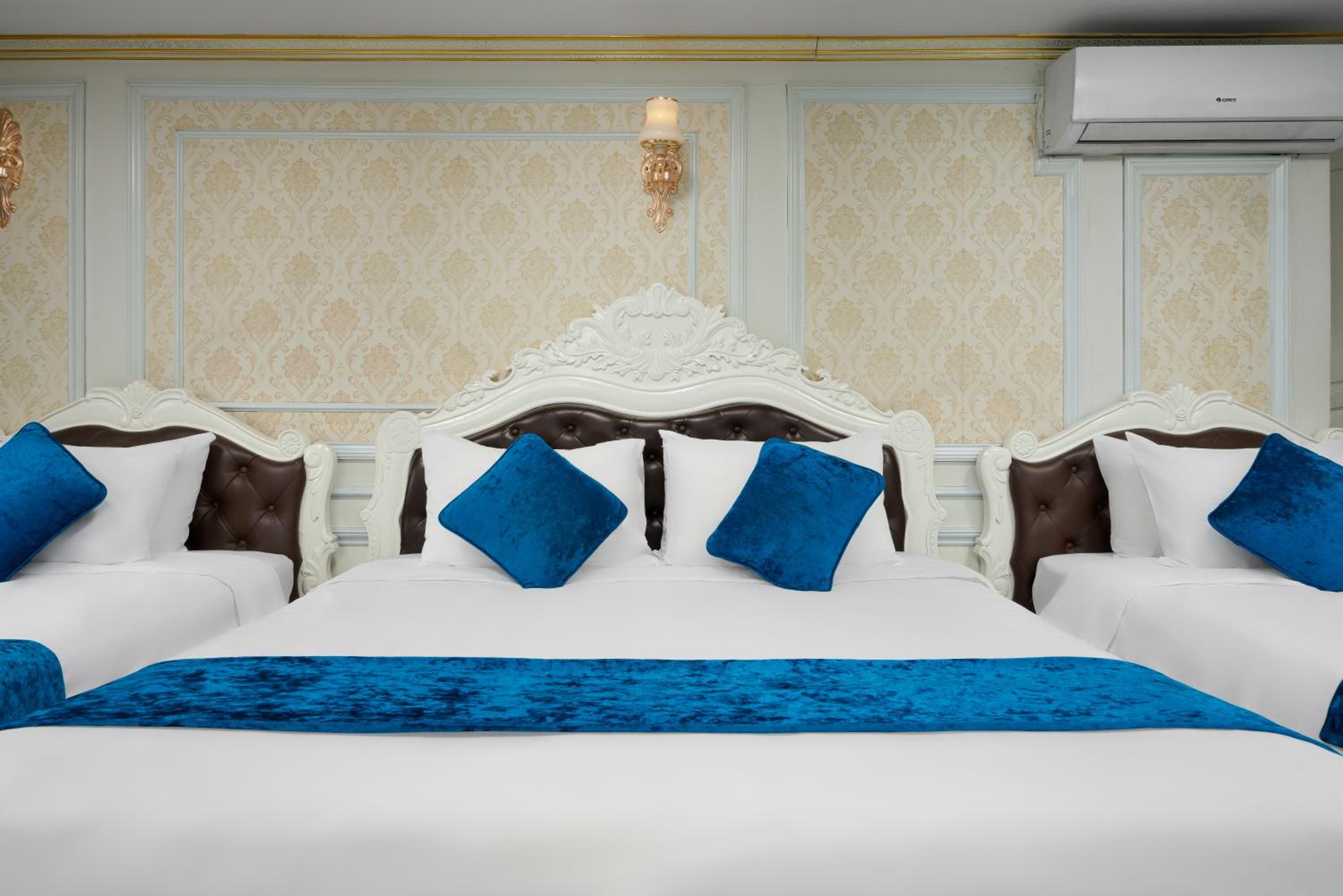 HaLONG AQUAMARINE ROYAL CRUISE