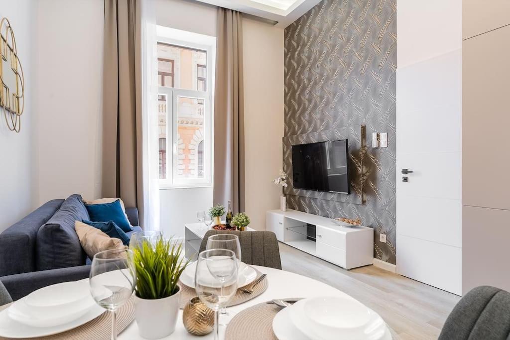 Deluxe Central Budapest Retreat - Free Parking