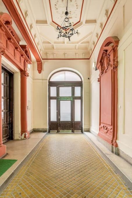 Deluxe Central Budapest Retreat - Free Parking