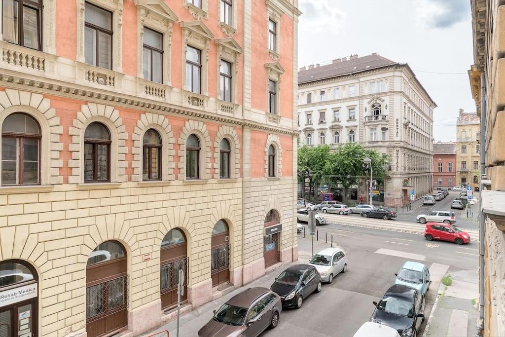 Deluxe Central Budapest Retreat - Free Parking