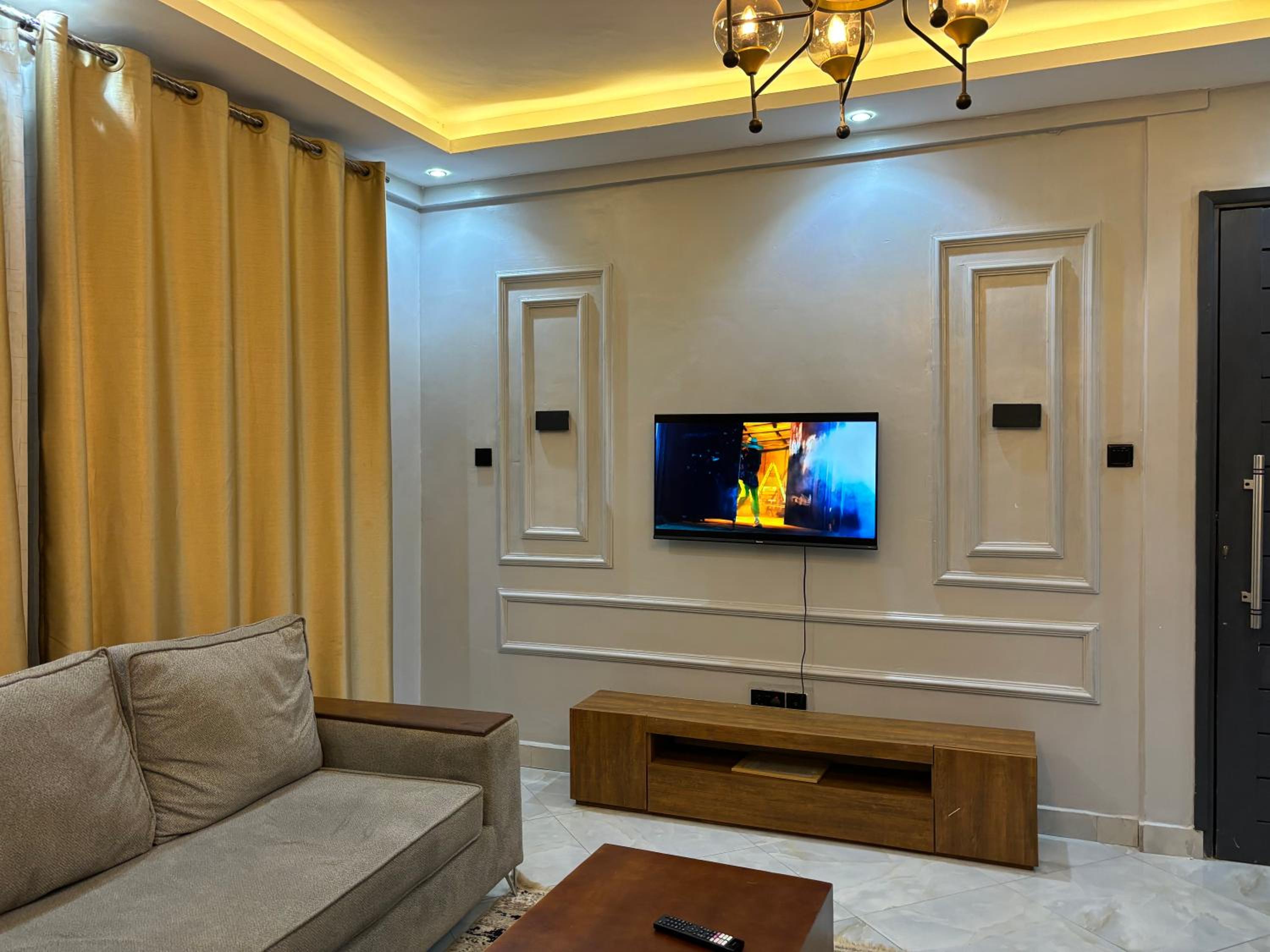 Neat Apartments Wi-Fi & Netflix