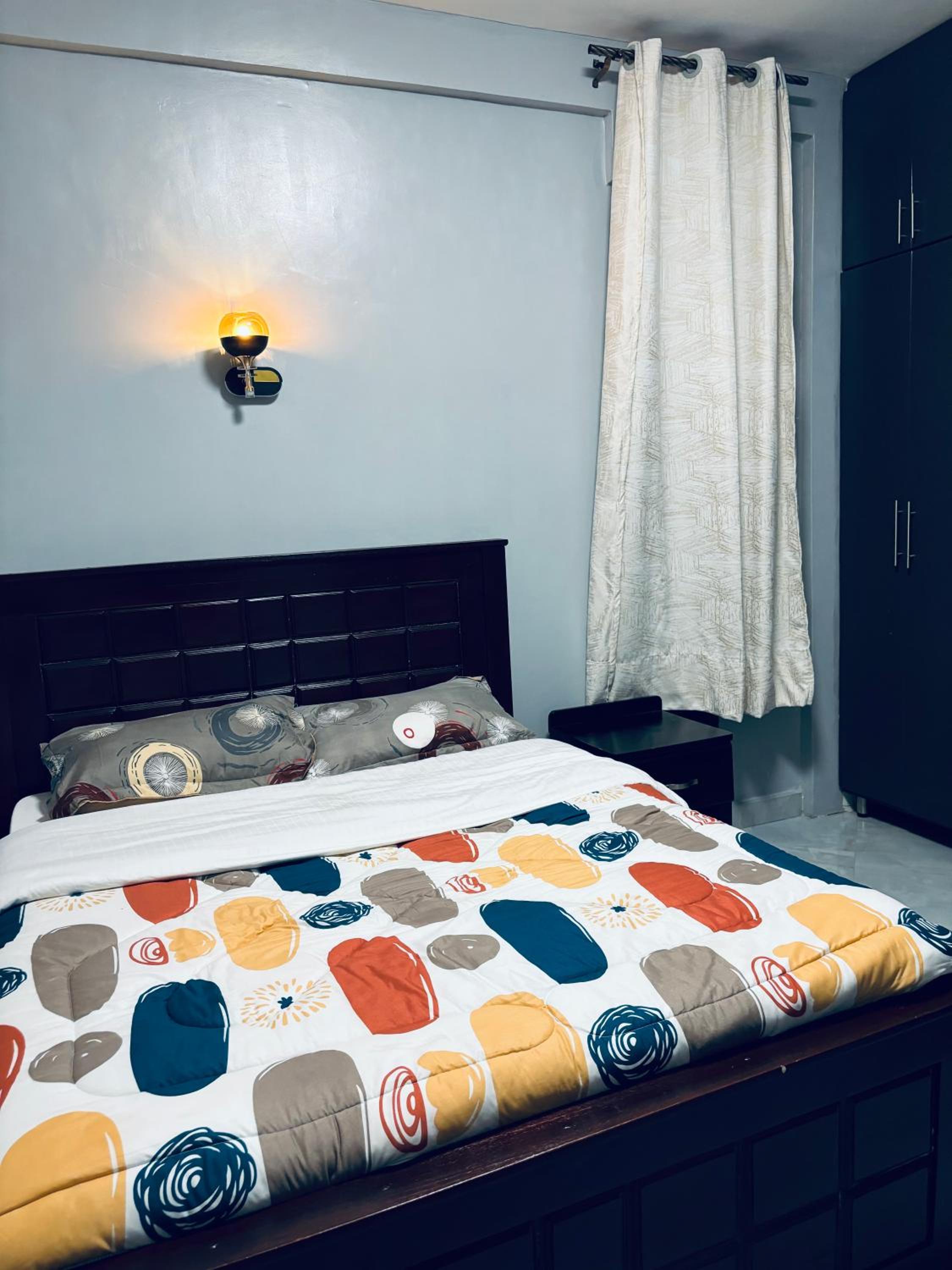 Neat Apartments Wi-Fi & Netflix