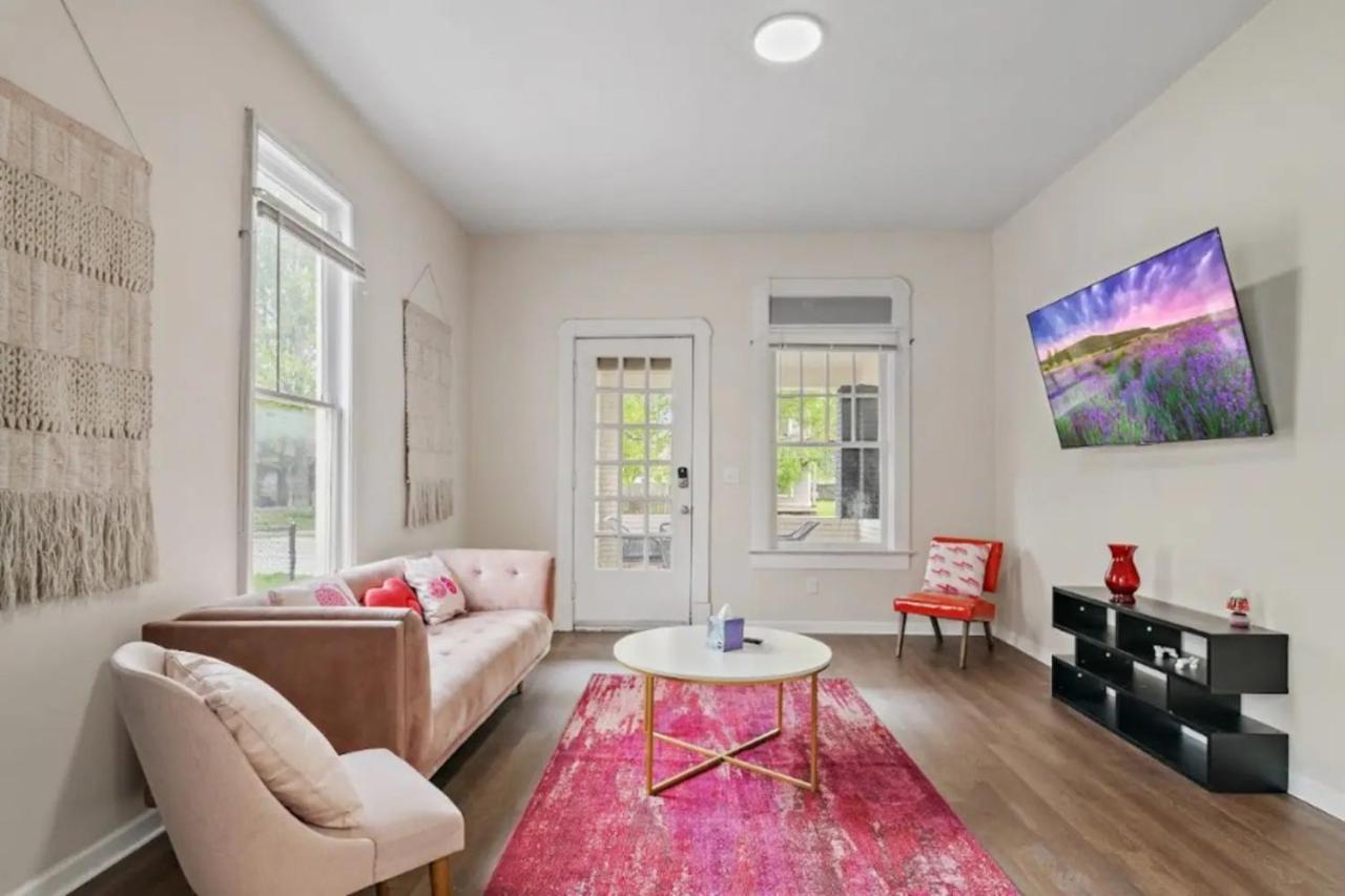 Historic Charming 2Story 10BR House - Sleep 20