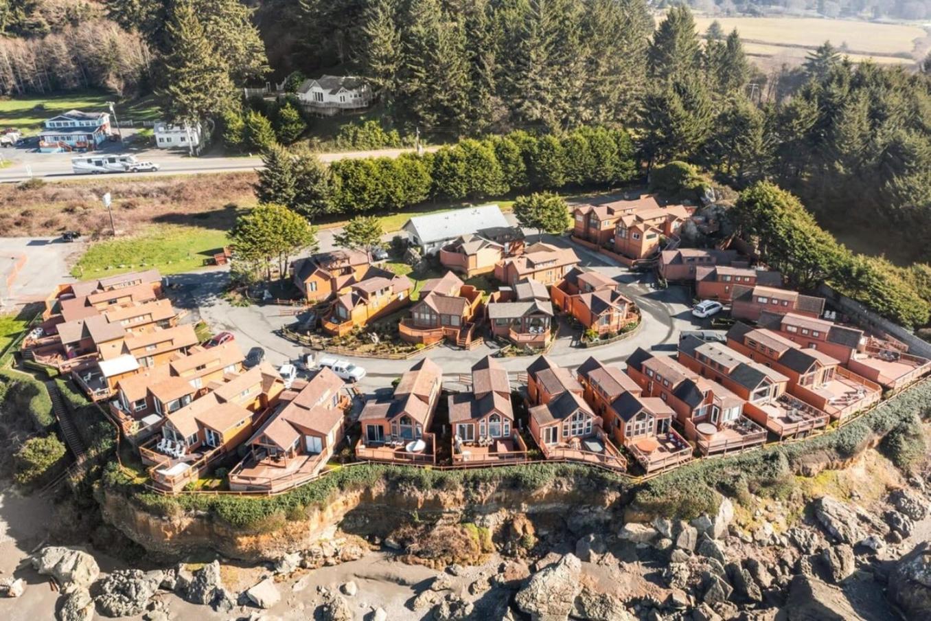 Hotel Oceanview Cabin 19,jacuzzi, Large Deck W/ Seating